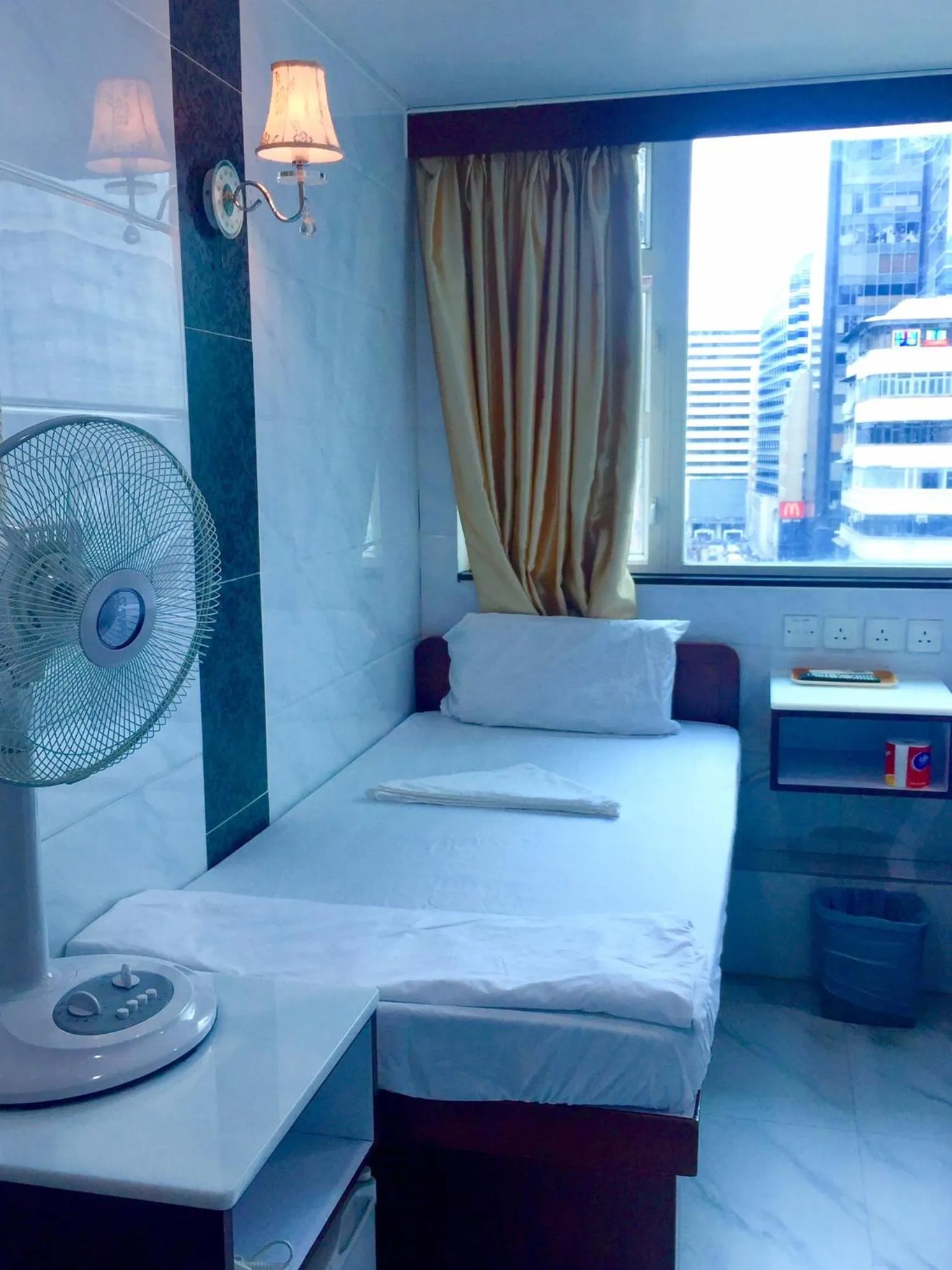 Bed in Kyoto Guest House (15/F)