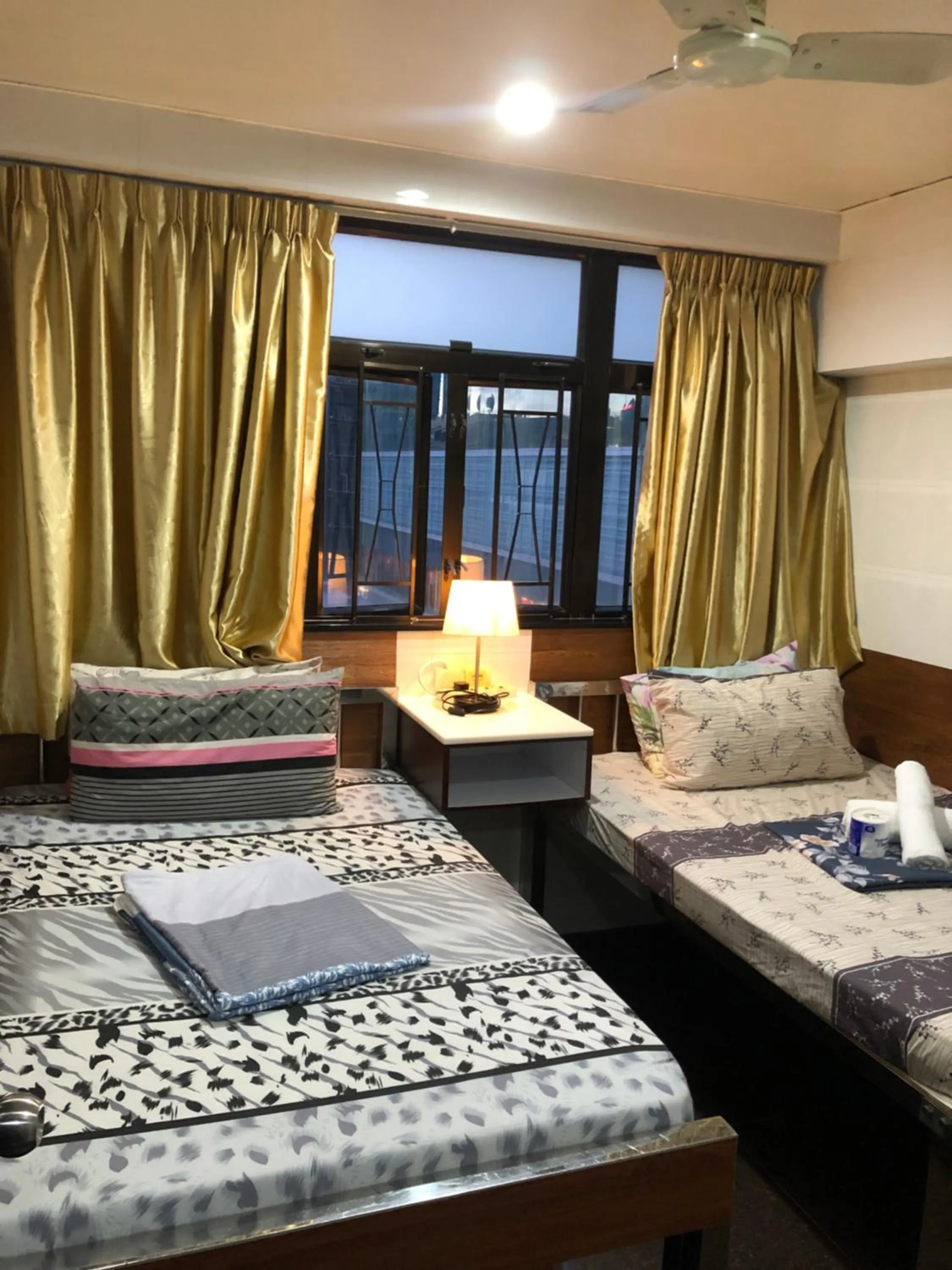 Bed in Kyoto Guest House (15/F)