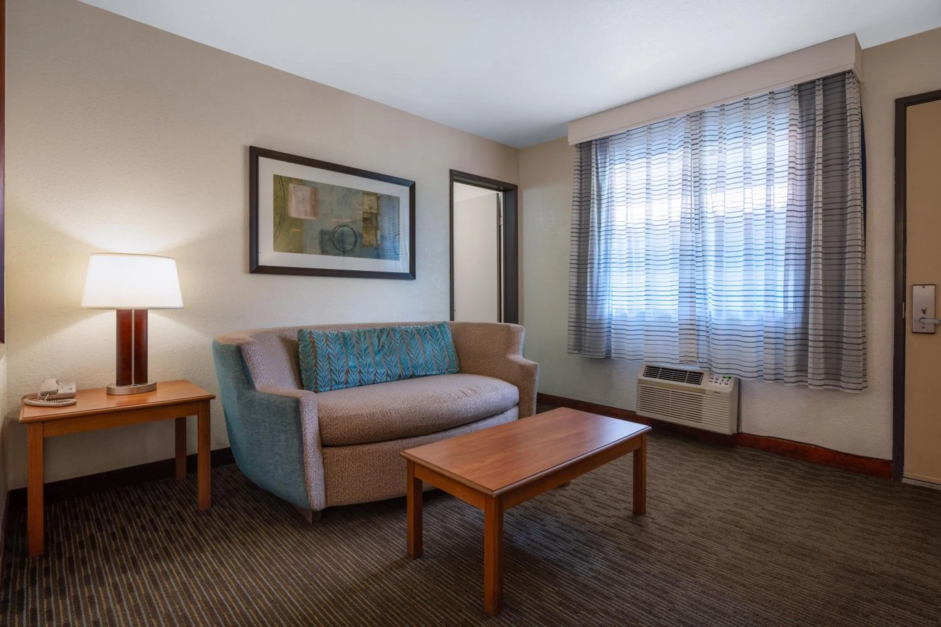 Seating area in Days Inn by Wyndham Encinitas Moonlight Beach