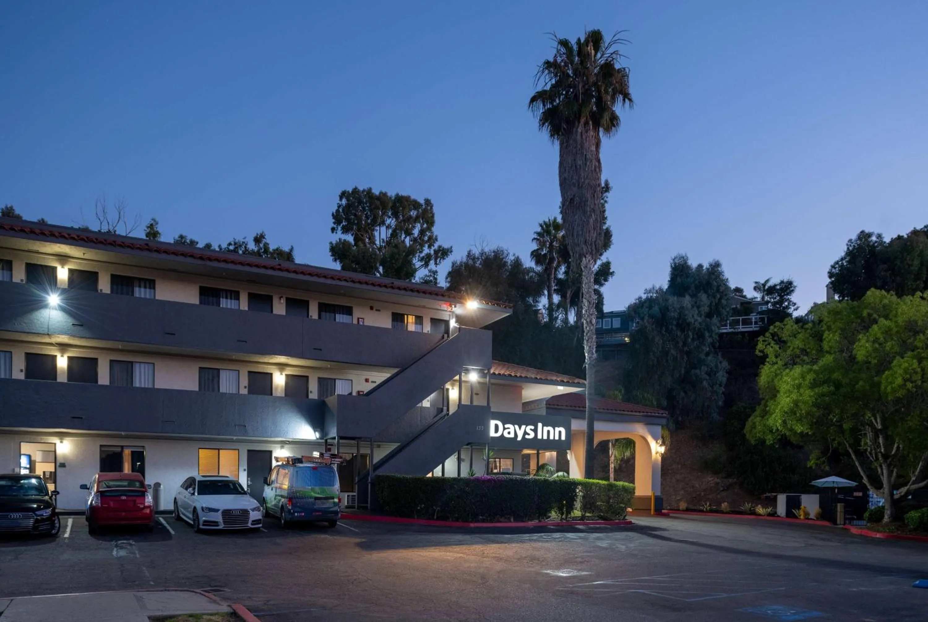 Property building in Days Inn by Wyndham Encinitas Moonlight Beach