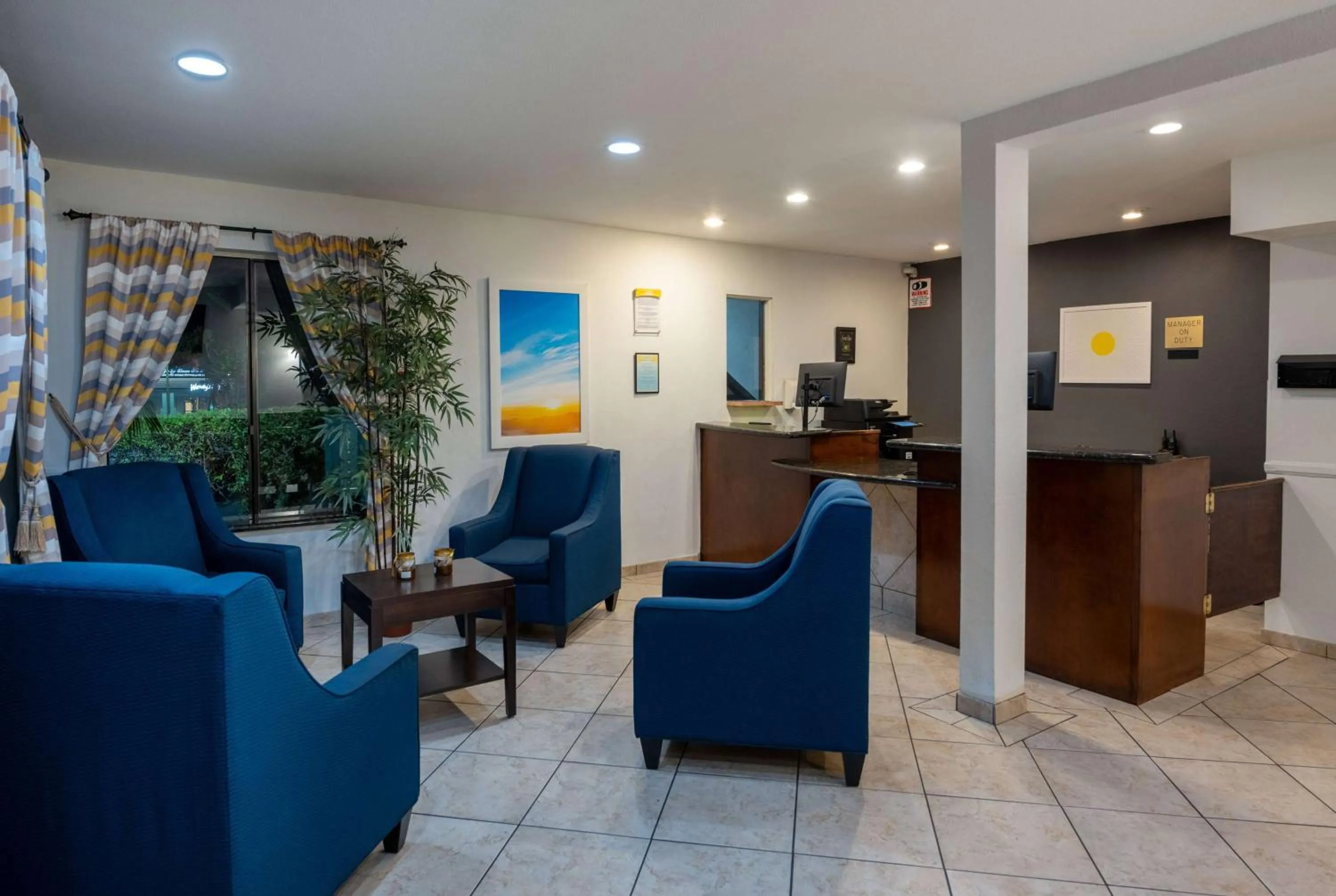 Lobby or reception in Days Inn by Wyndham Encinitas Moonlight Beach