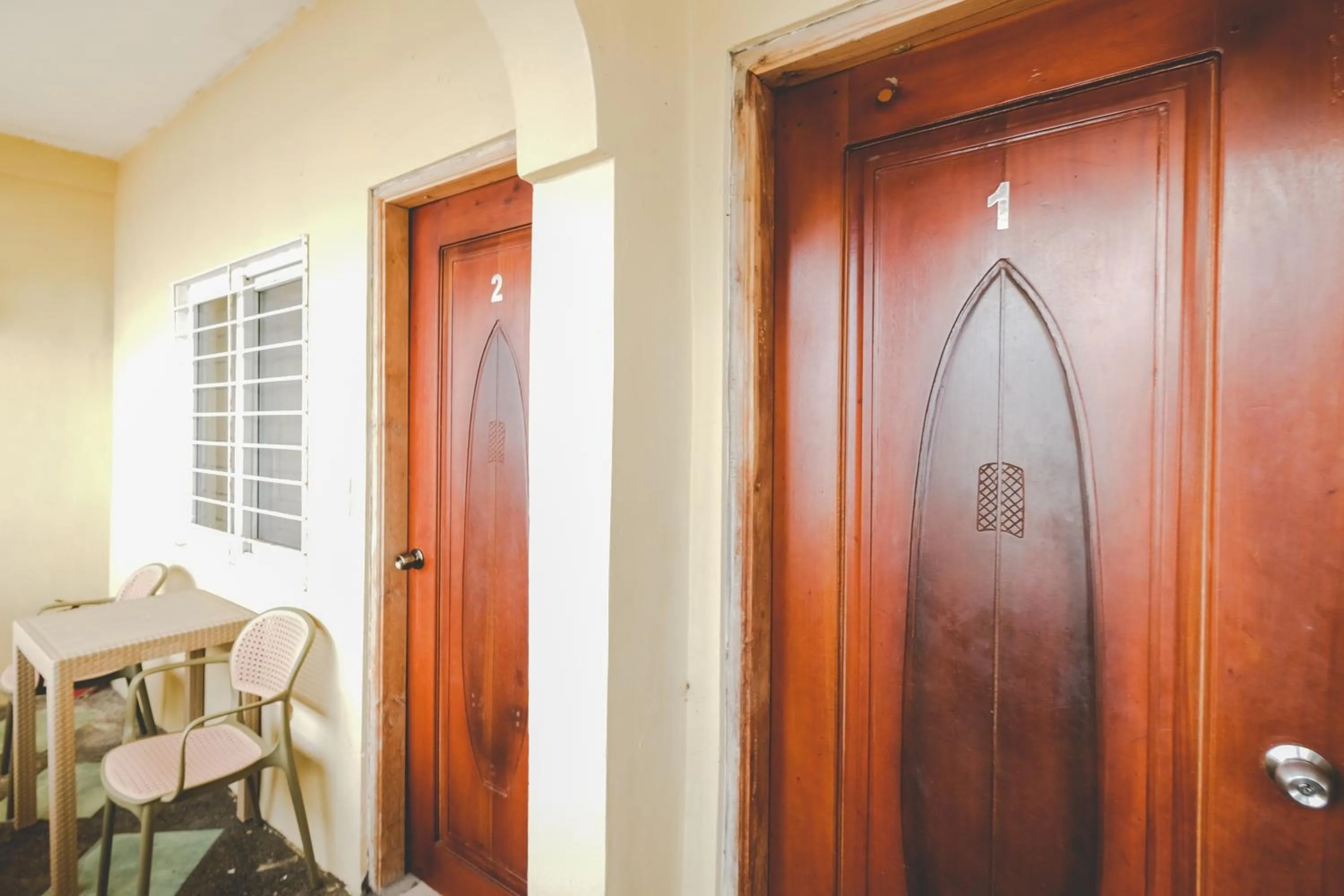 wardrobe in Monaliza Surf Resort La Union