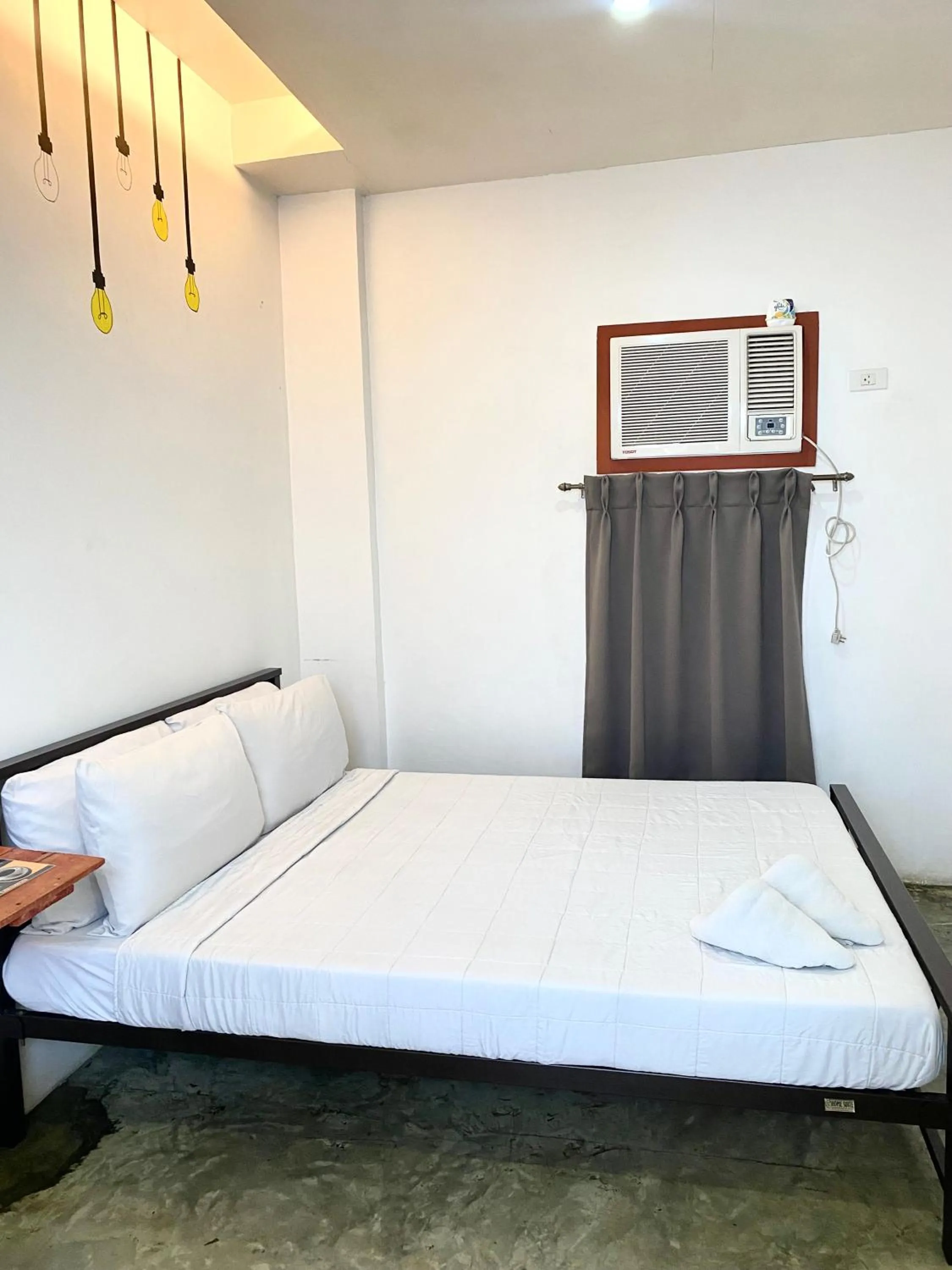 Bed in The Pocket Hotel