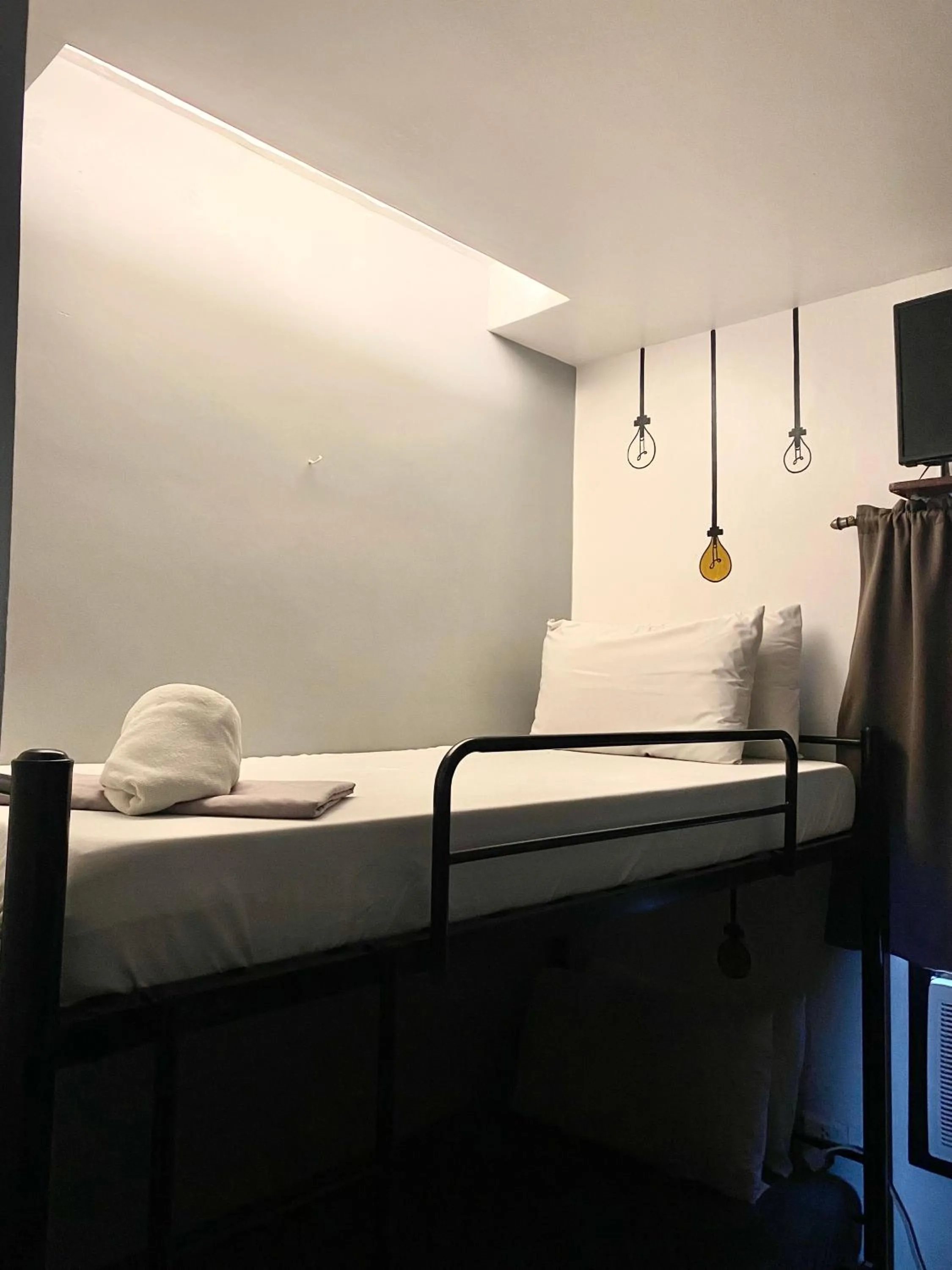 Bed in The Pocket Hotel