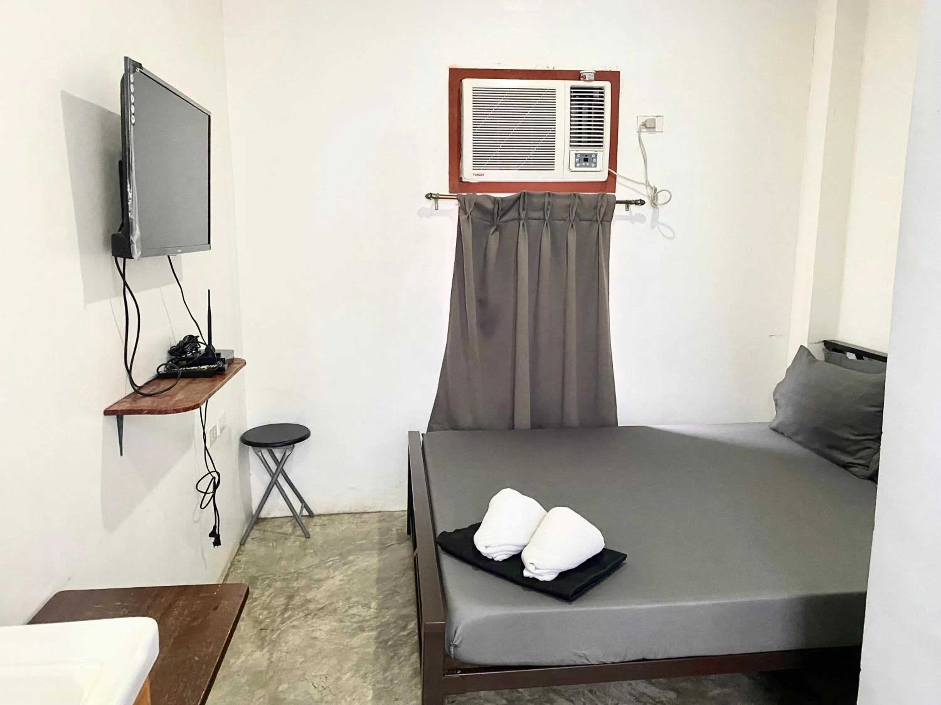 Bed in The Pocket Hotel