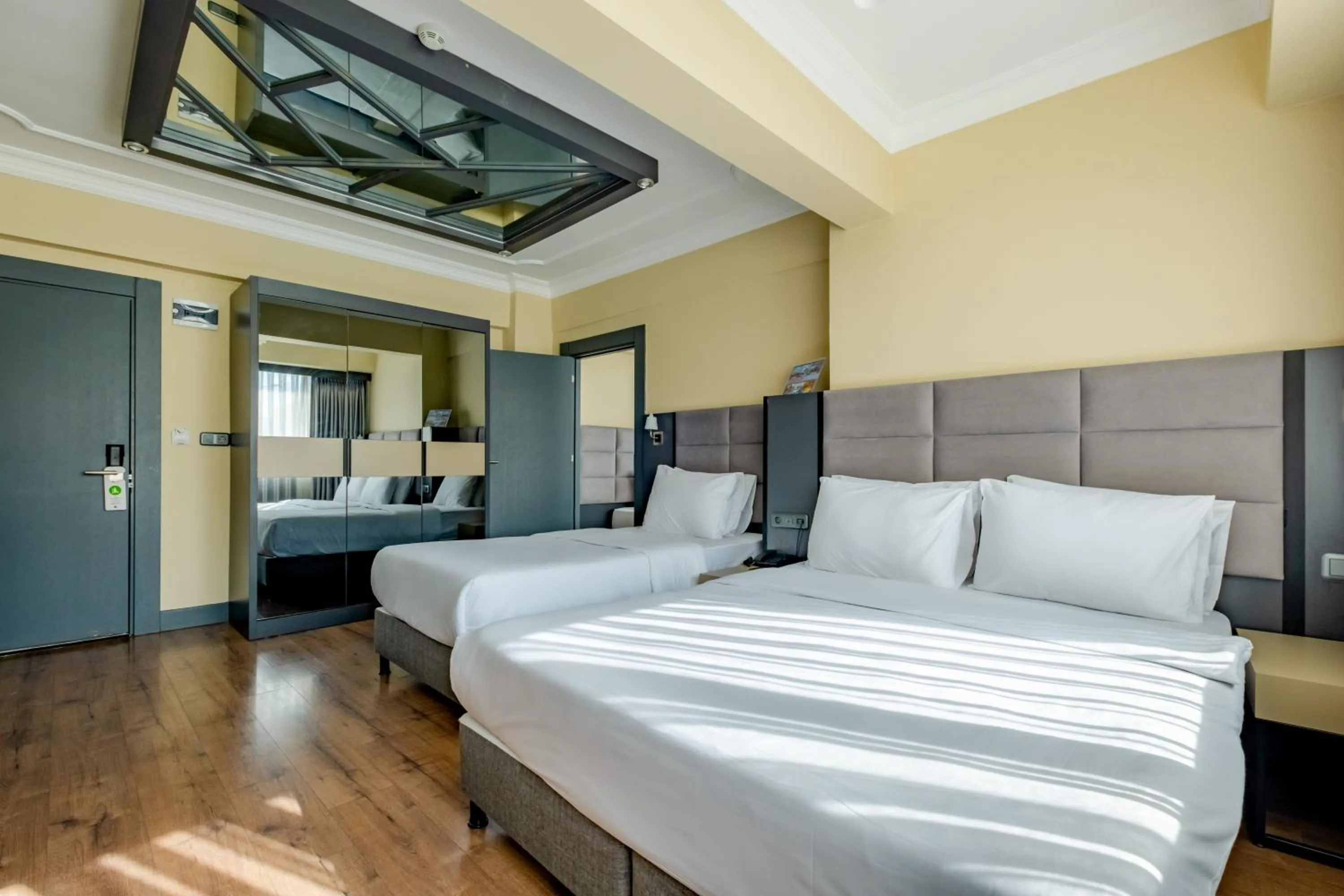 Bed in Frt Airlines Hotel - Istanbul Airport