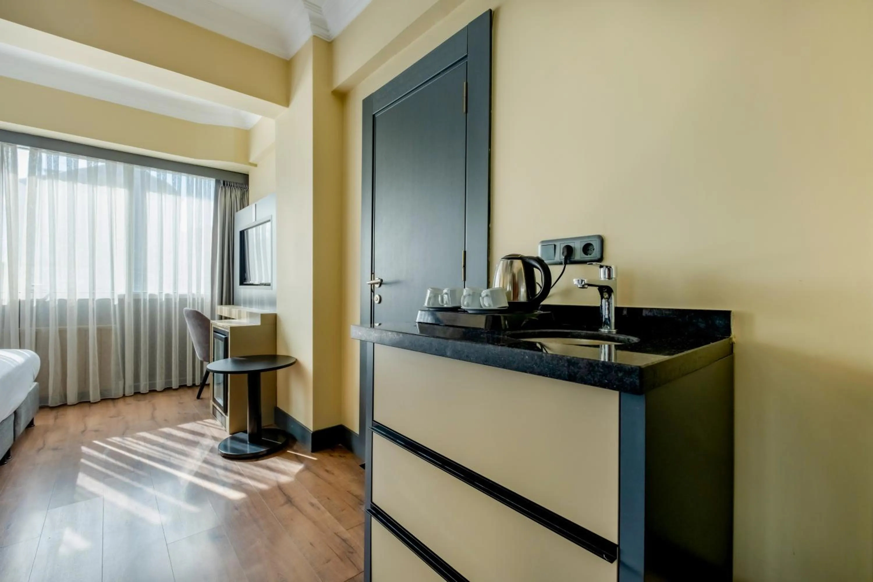 Coffee/tea facilities in Frt Airlines Hotel - Istanbul Airport