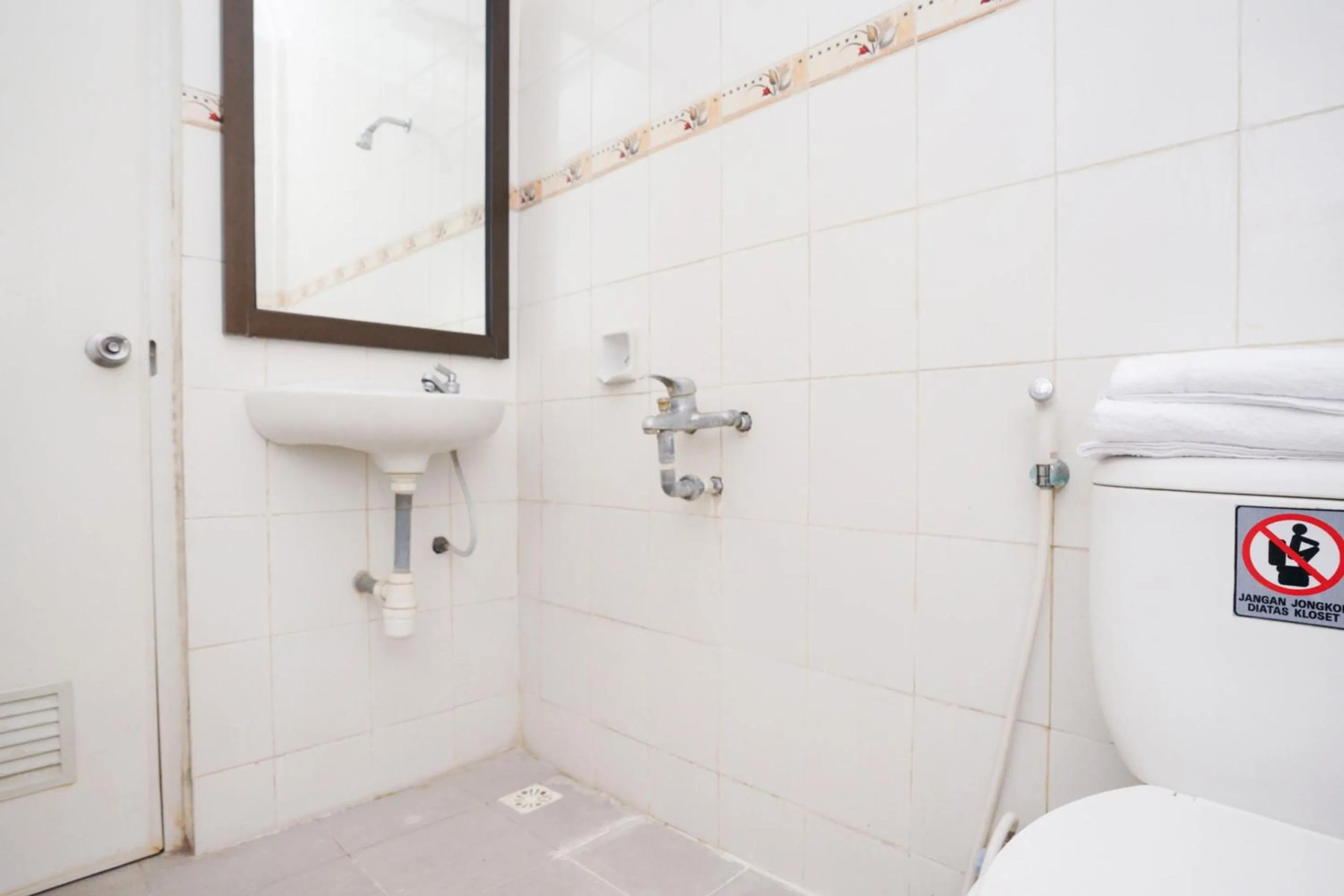 Bathroom in OYO 2003 Female Guest House