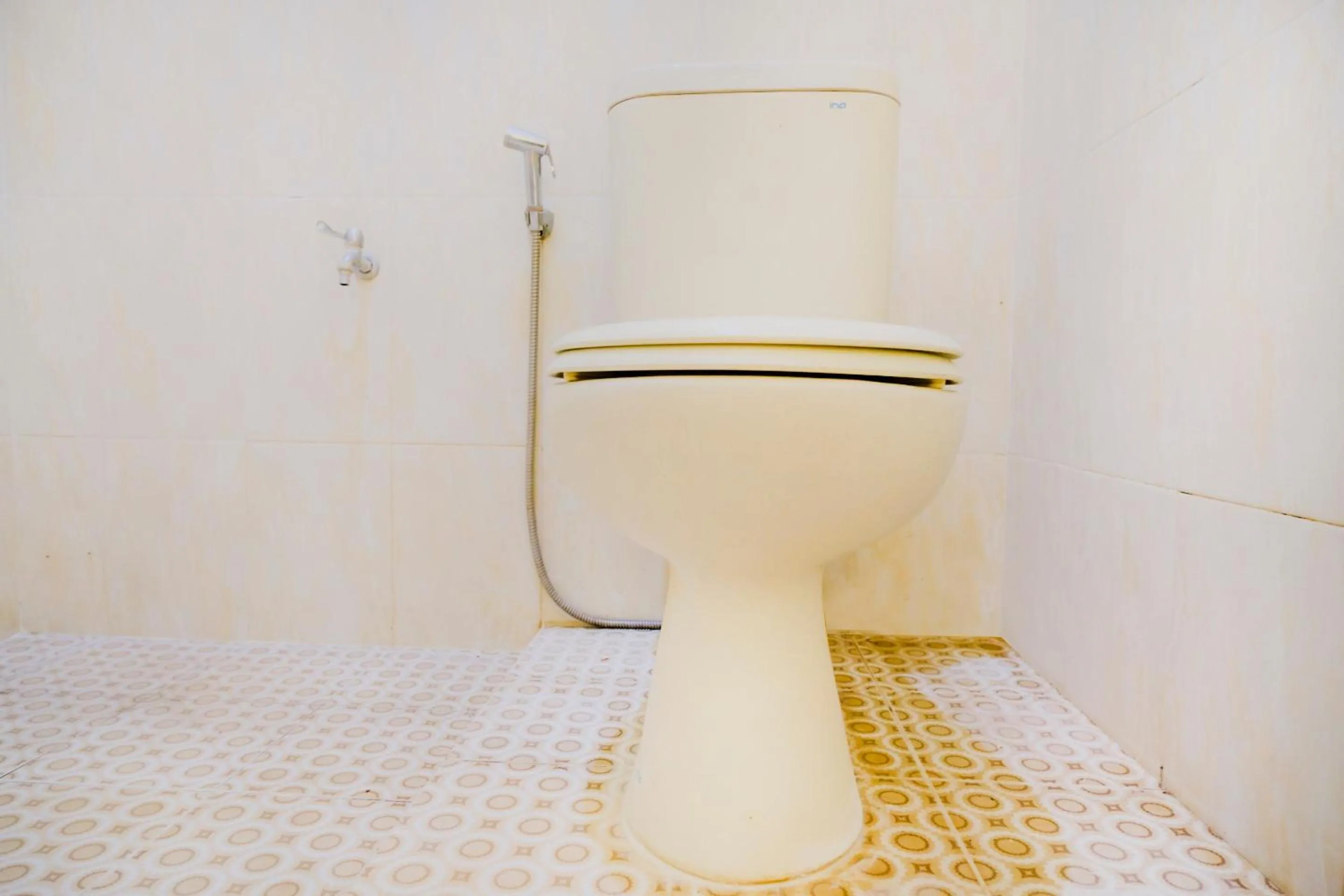 Bathroom in OYO Life 2032 Kalyca Kos Family Syariah