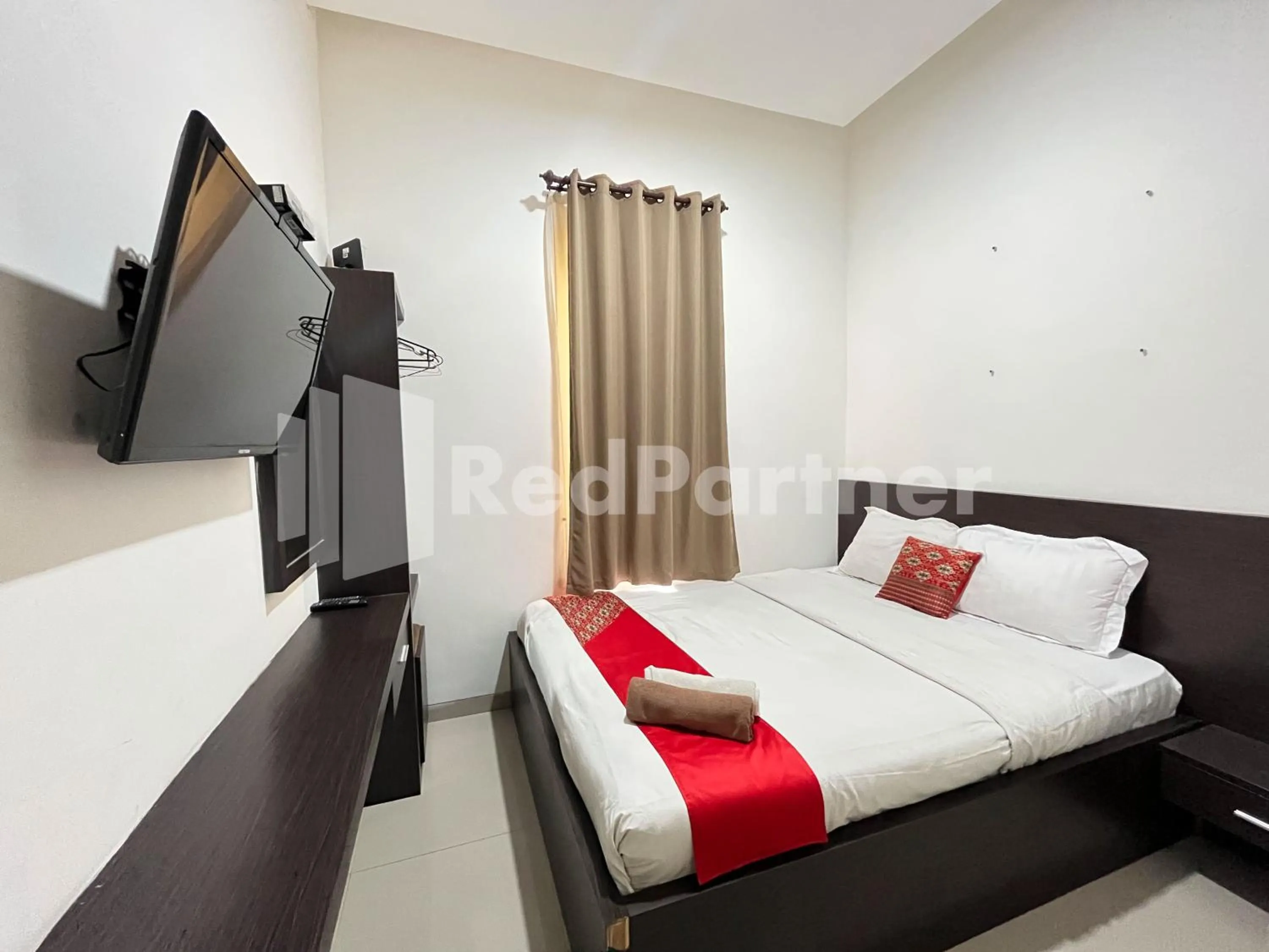 Superior Double Room in OYO 1665 Aurila Homestay Syariah