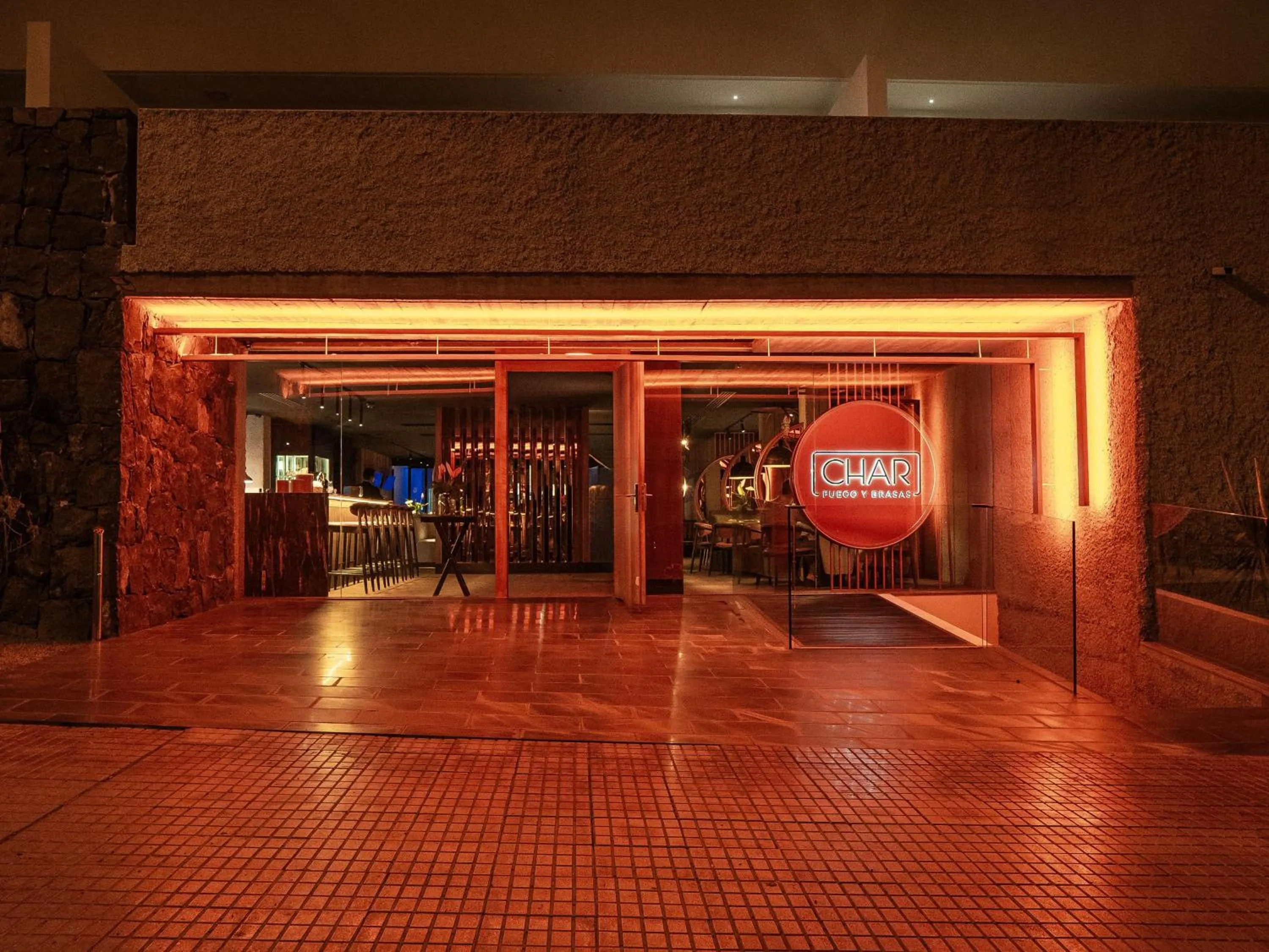 Restaurant/places to eat in Hotel Baobab Suites