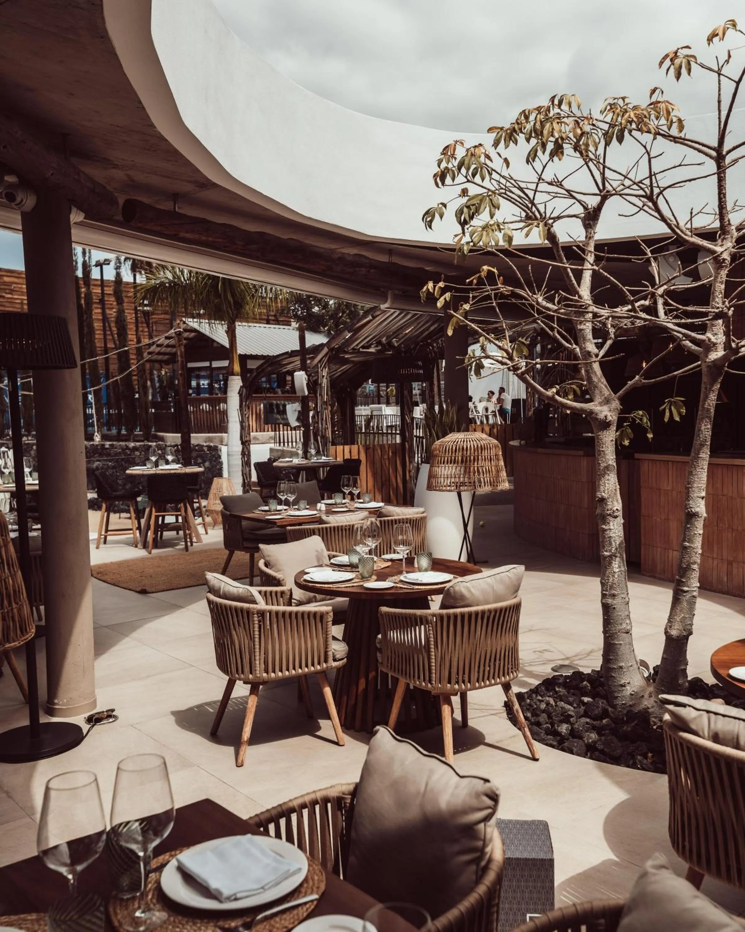 Restaurant/places to eat in Hotel Baobab Suites