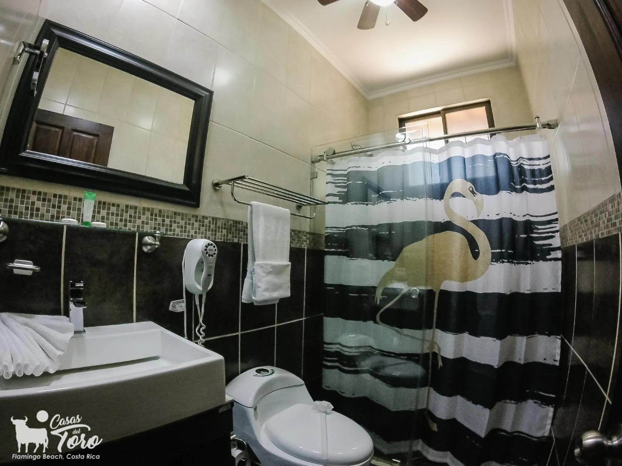 Bathroom in Casas del Toro Playa Flamingo