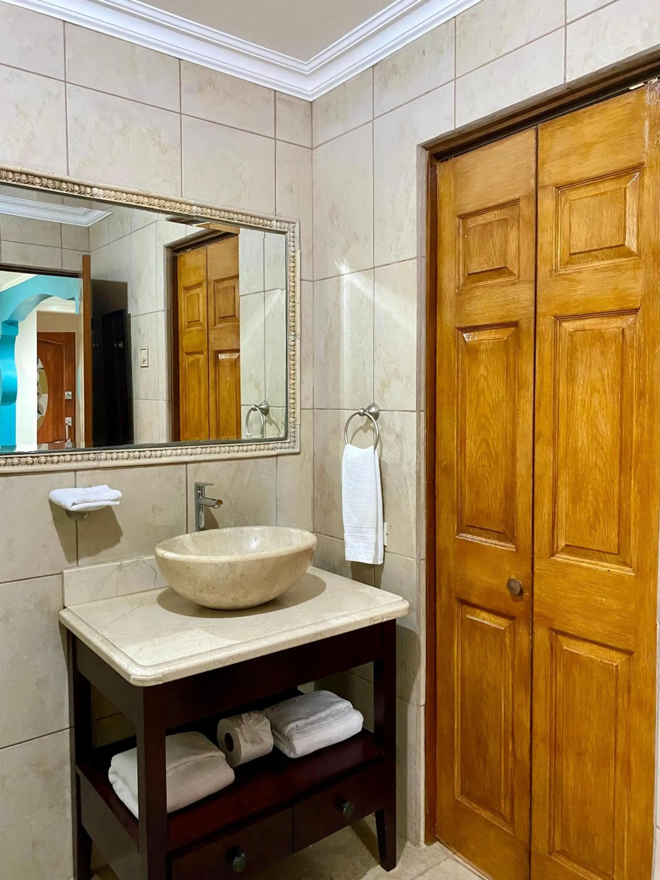 Bathroom in Casas del Toro Playa Flamingo