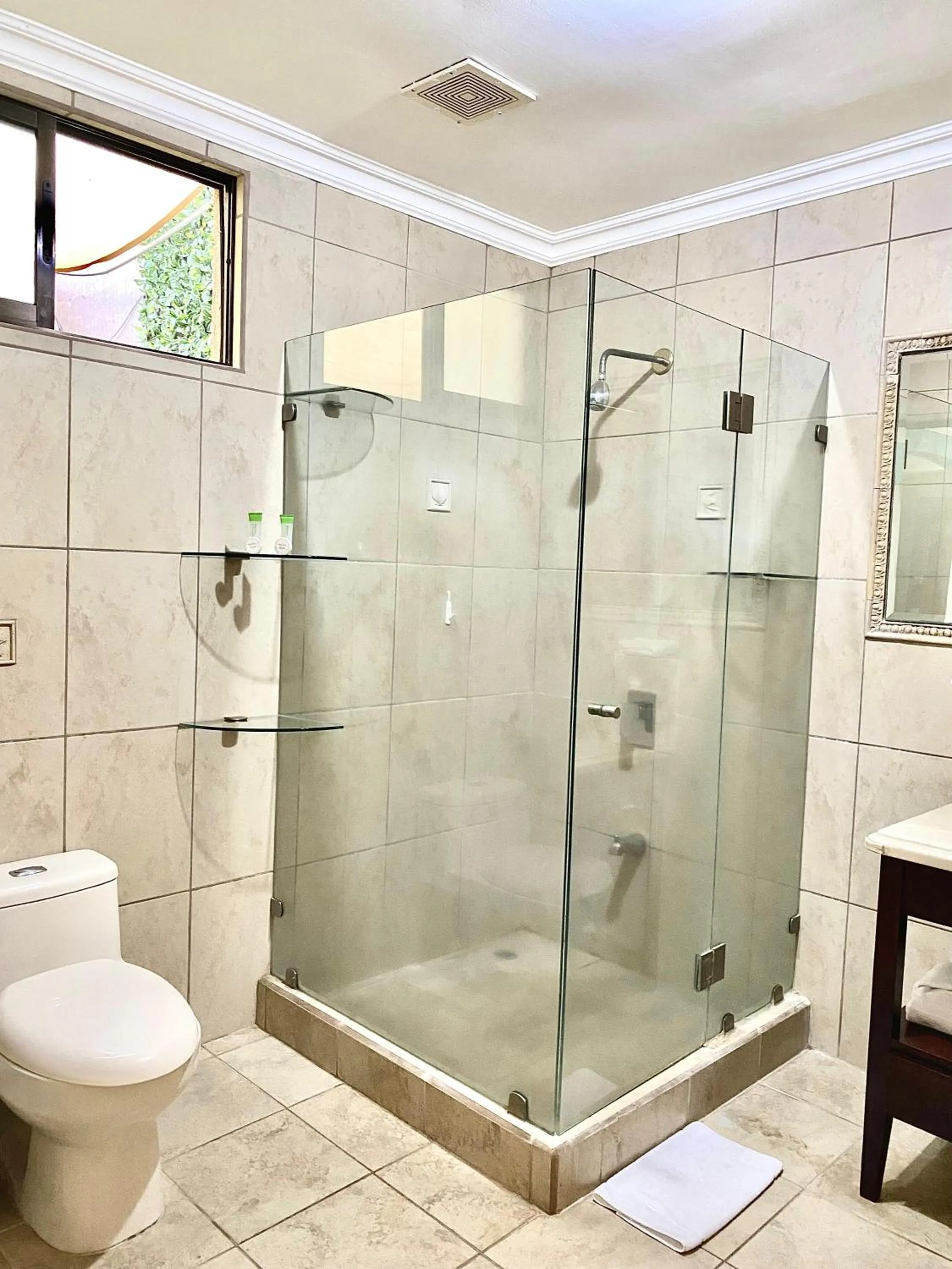 Shower in Casas del Toro Playa Flamingo