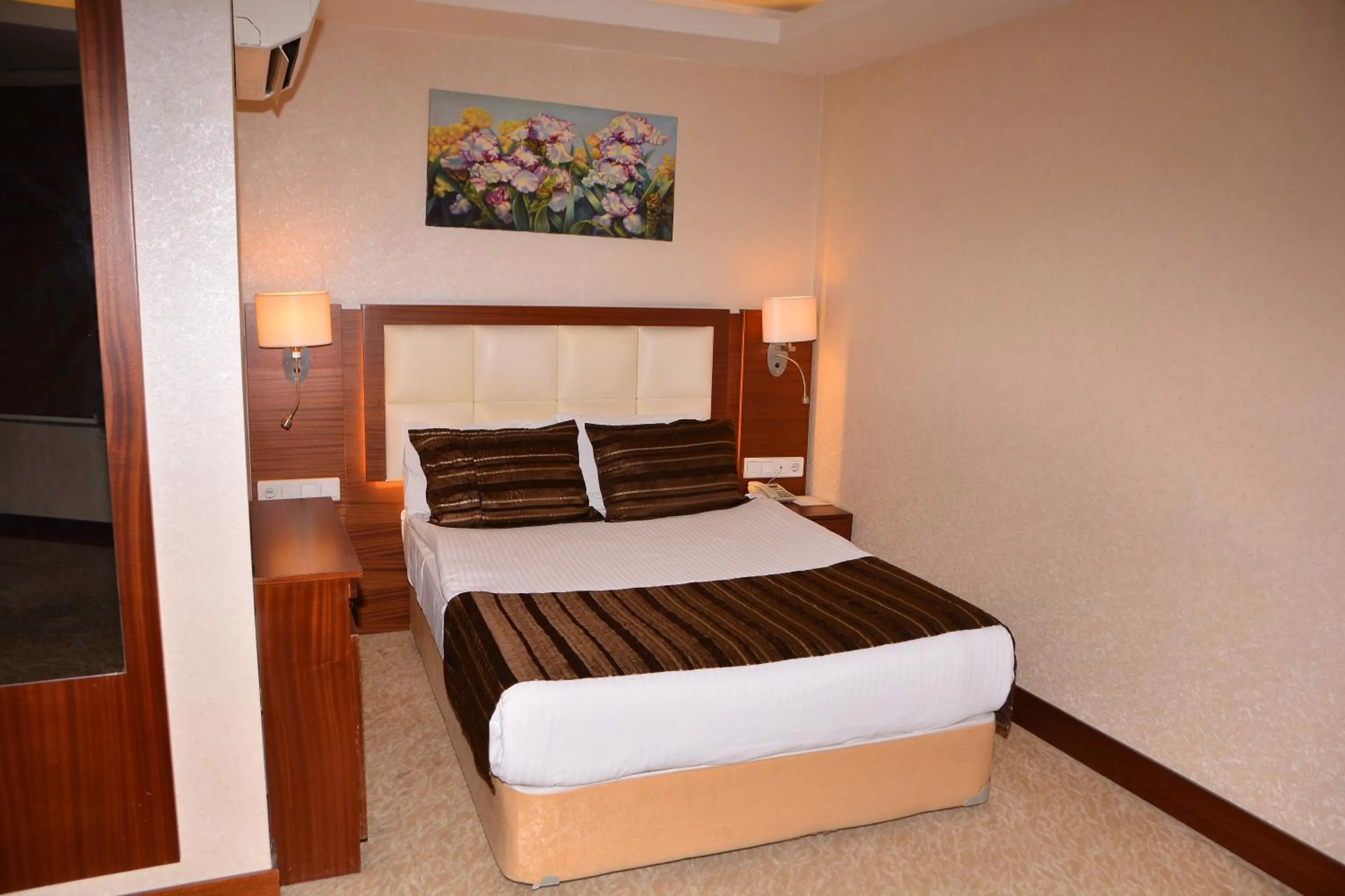 Photo of the whole room, Bed in Asrin Business Hotel Kızılay