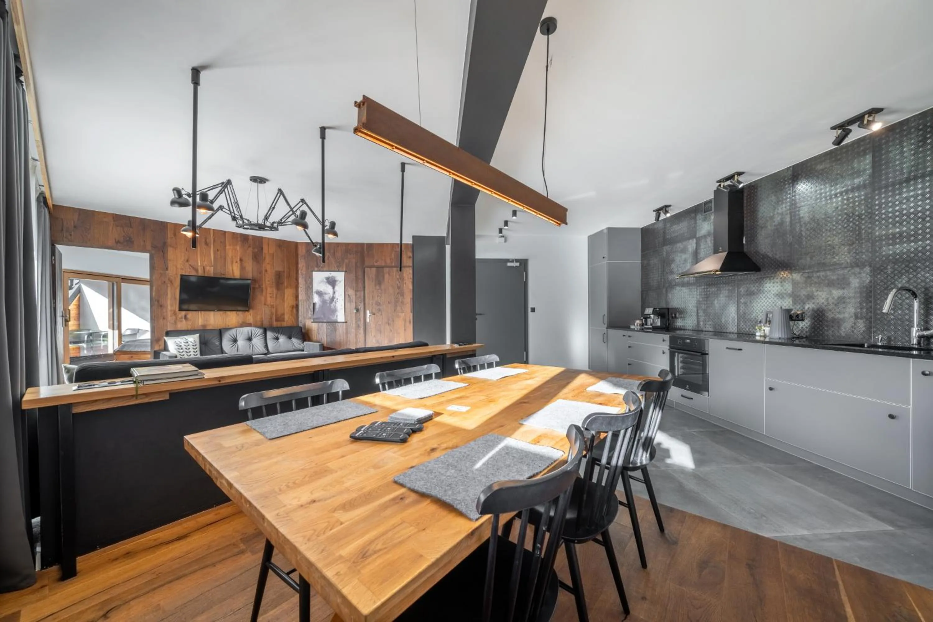 Dining area in Green Deer Premium