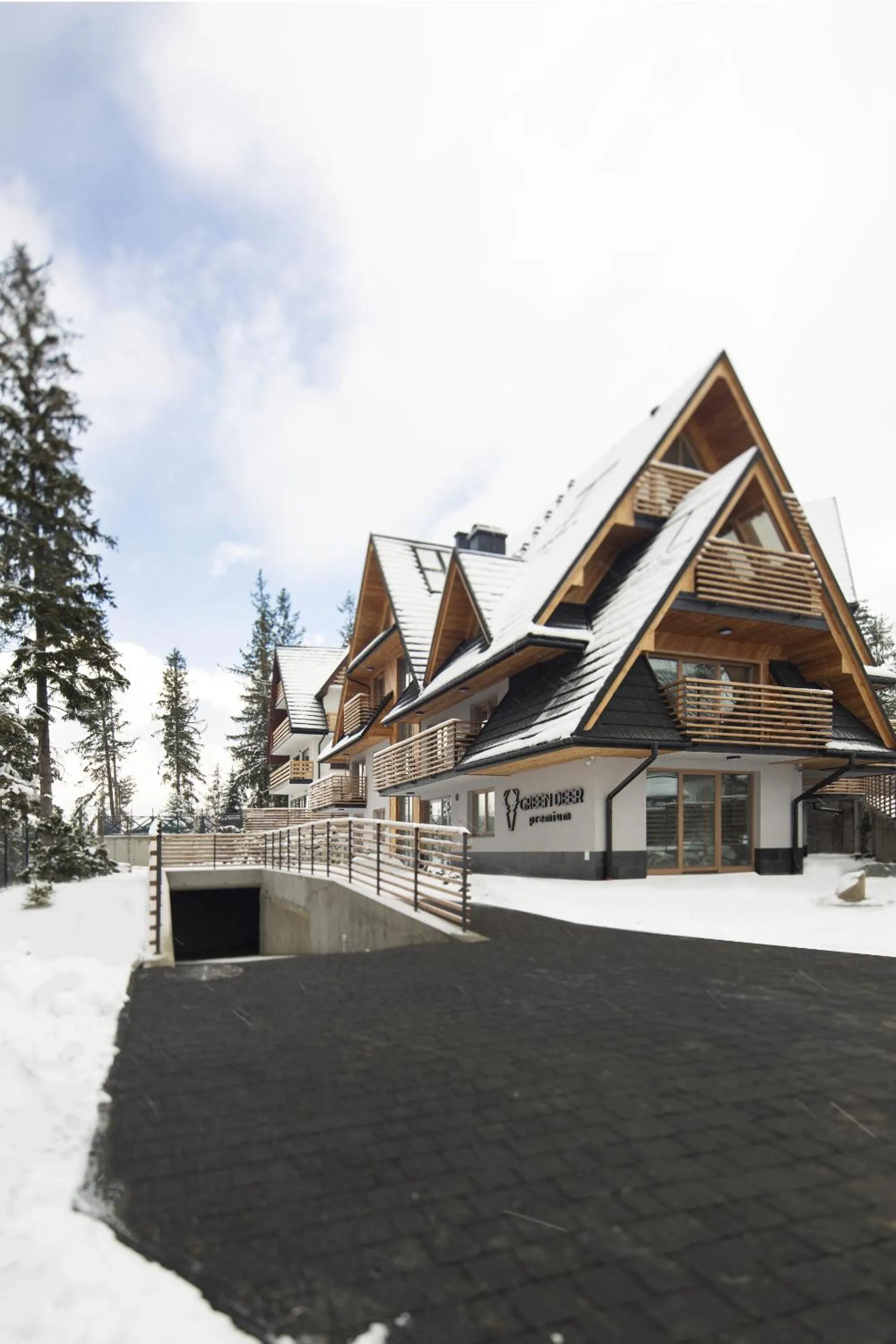 Property building in Green Deer Premium