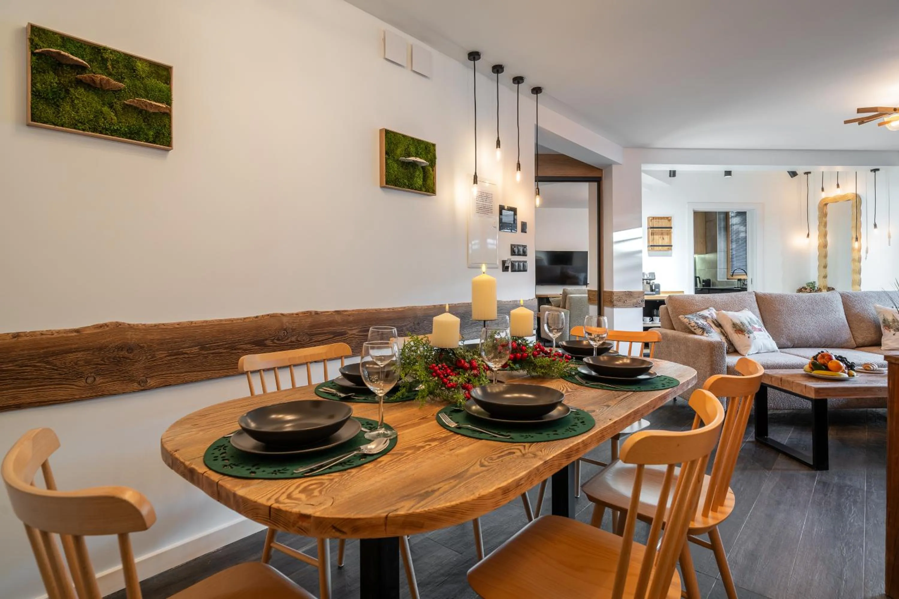 Dining area in Green Deer Premium