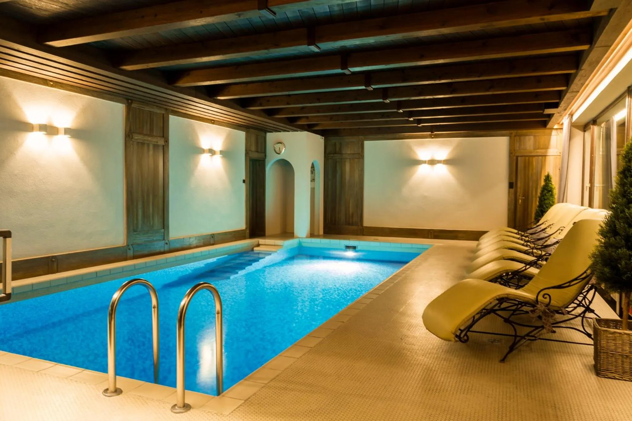 Swimming pool in Boutiquehotel Säumler