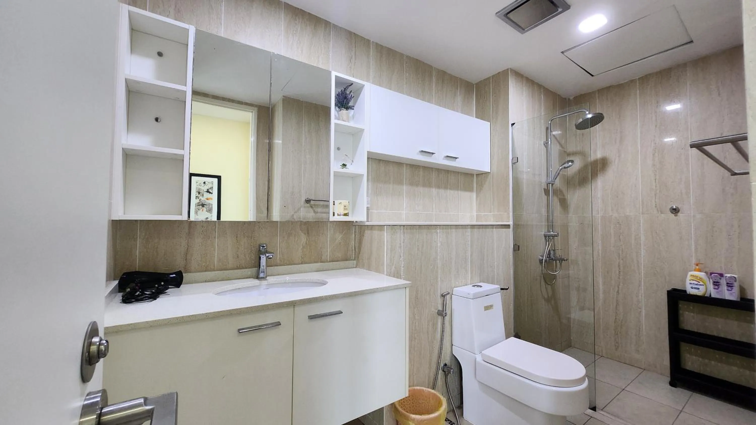 Shower in My Misto Homestay, Riverson Soho