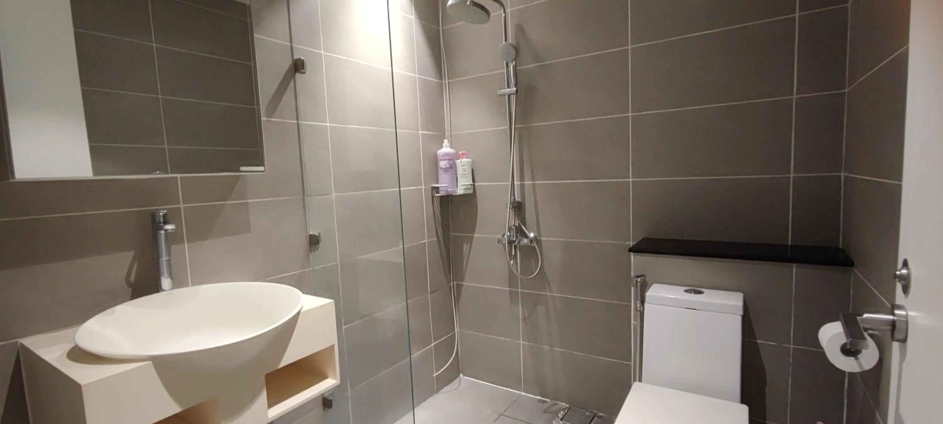 Shower in My Misto Homestay, Riverson Soho