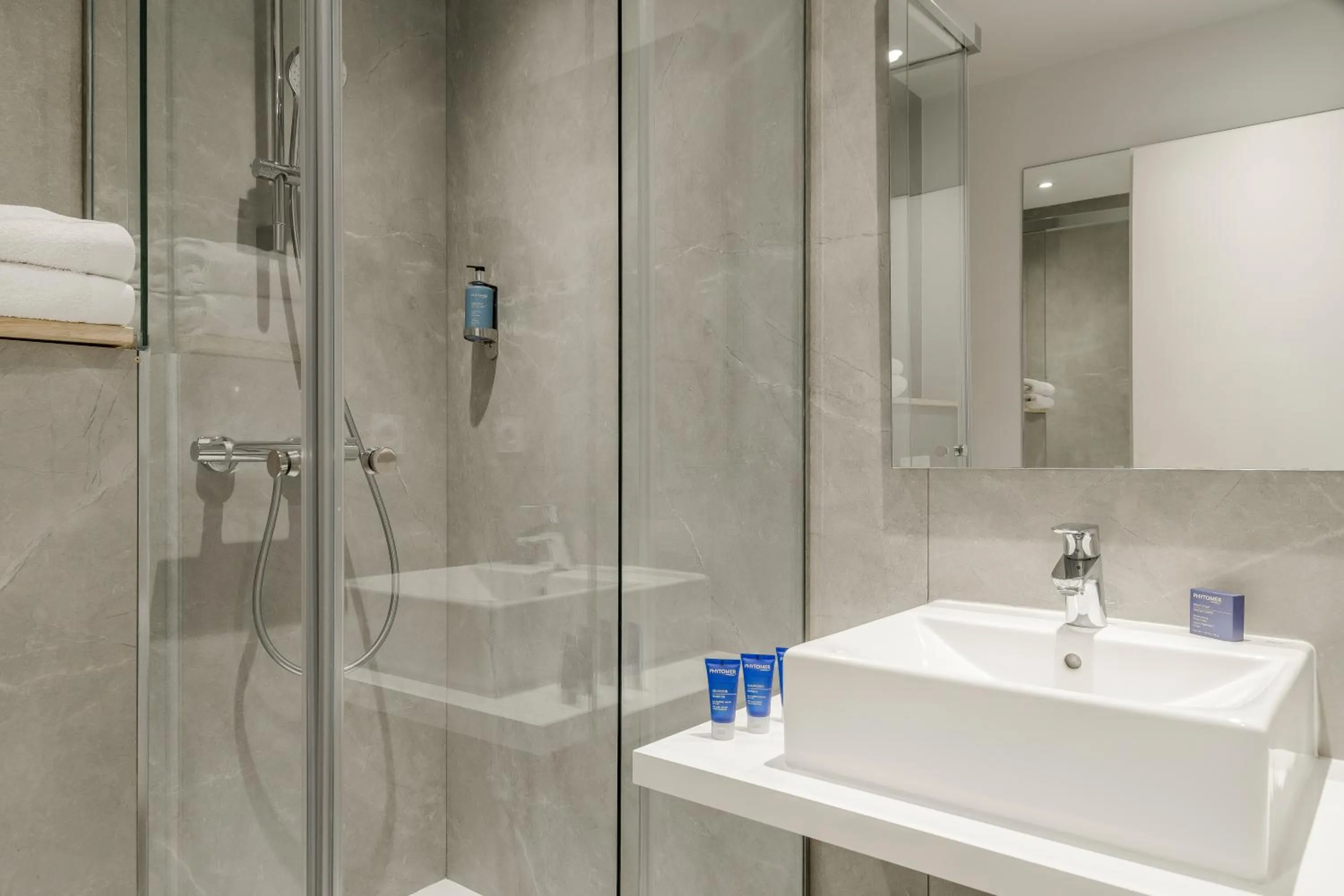 Bathroom in Les Elmes - Hôtel & Spa