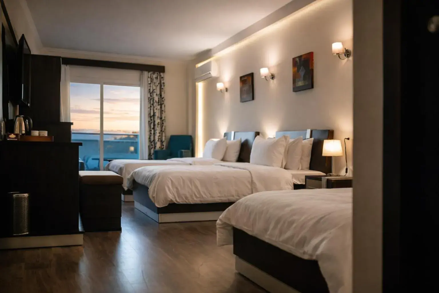 Deluxe Triple Room Pyramids View & Balcony in Pyramid Edge Hotel & Exclusive Pyramids View Rooftop Deluxe Triple Room Pyramids View & Balcony in Pyramid Edge Hotel & Exclusive Pyramids View Rooftop