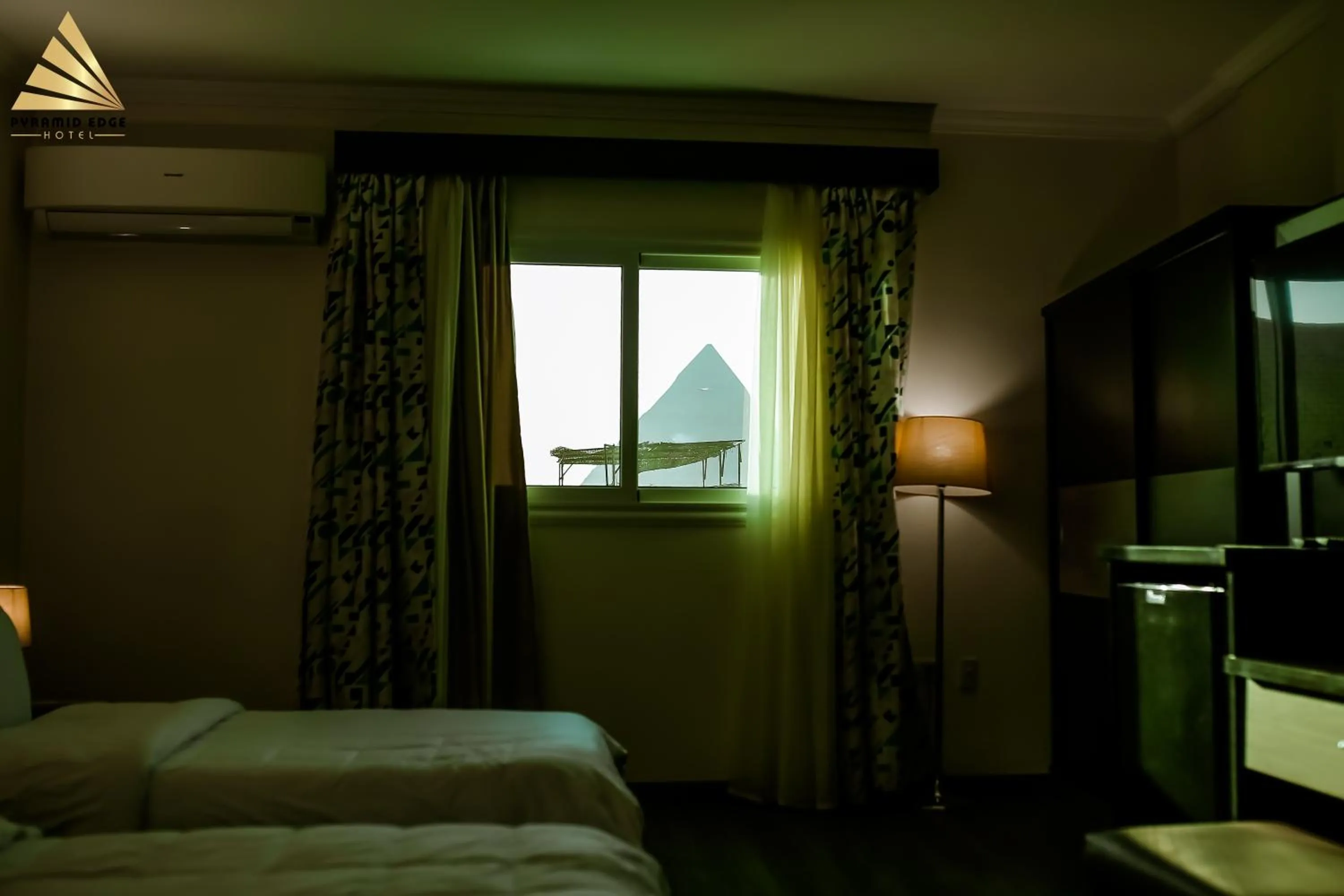 Bedroom, Bed in Pyramid Edge Hotel & Exclusive Pyramids View Rooftop