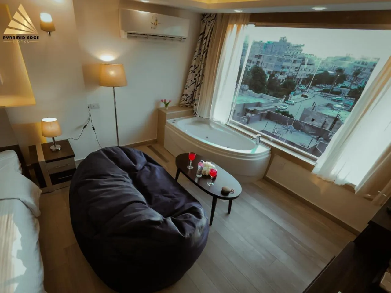 Bedroom, Bed in Pyramid Edge Hotel & Exclusive Pyramids View Rooftop