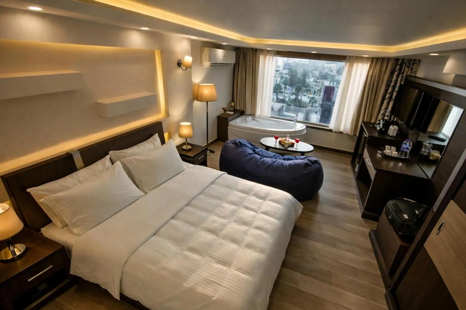 Bed in Pyramid Edge Hotel & Exclusive Pyramids View Rooftop