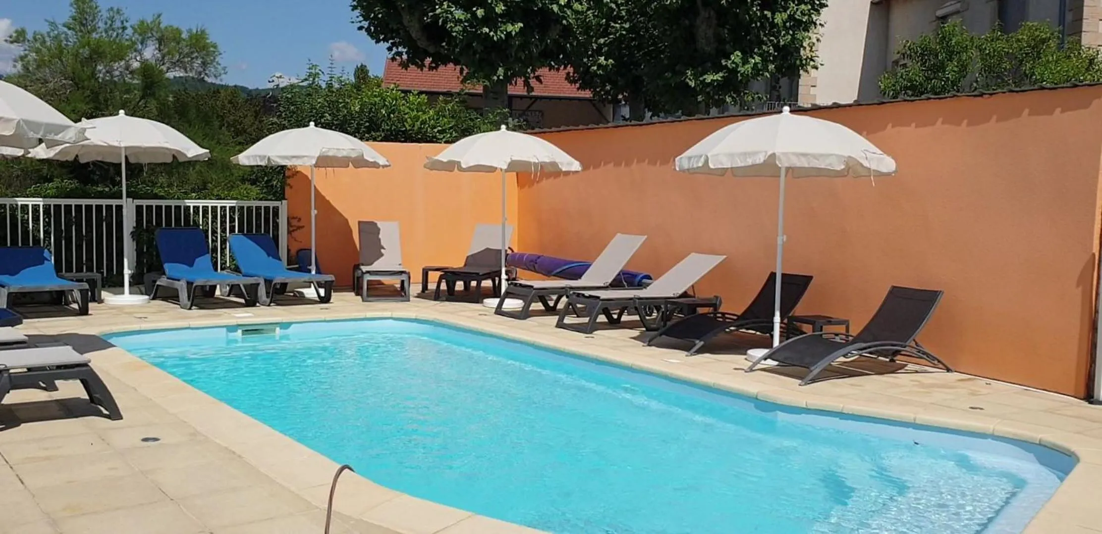 Swimming pool in La Rose