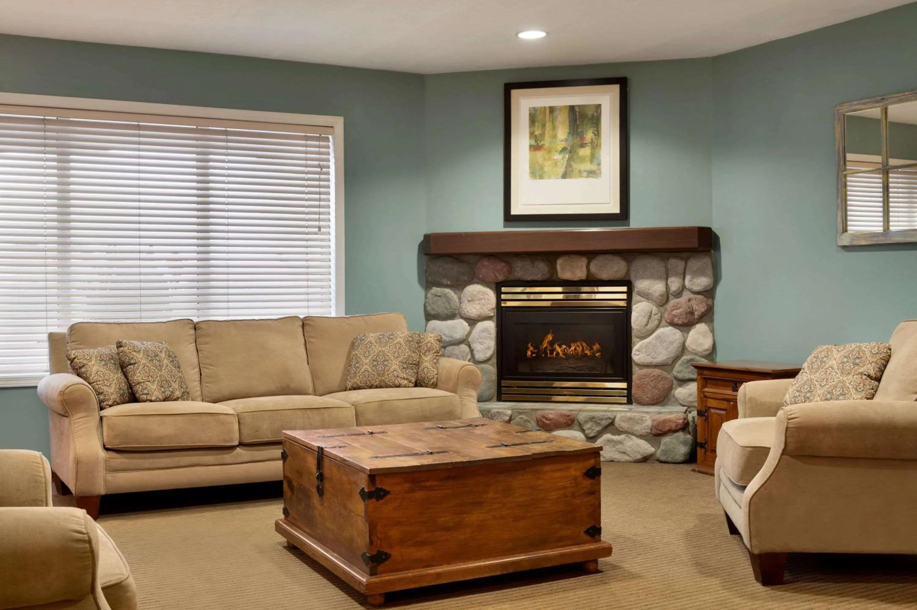 Lobby or reception in Travelodge by Wyndham Edson