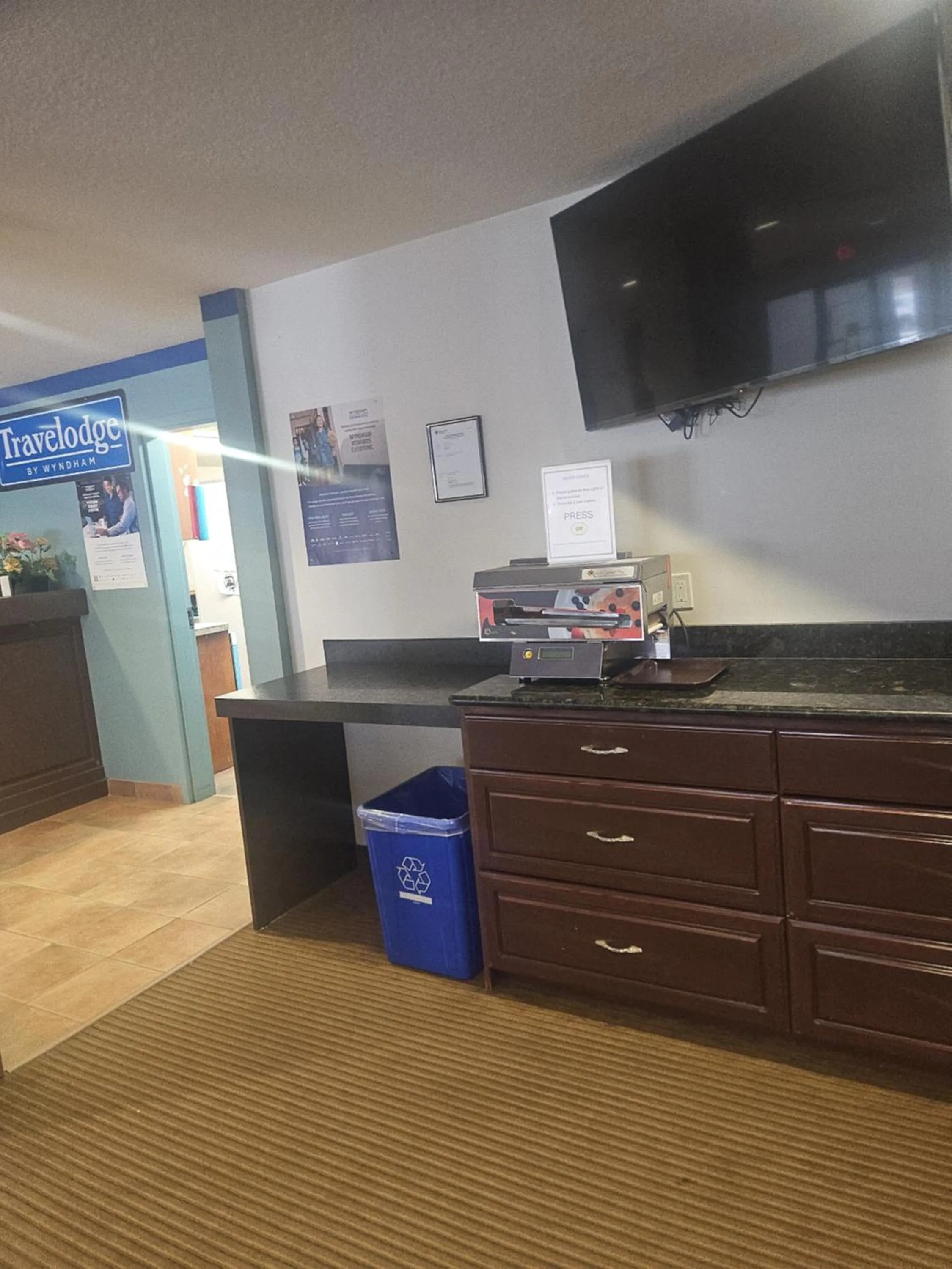 Travelodge by Wyndham Edson