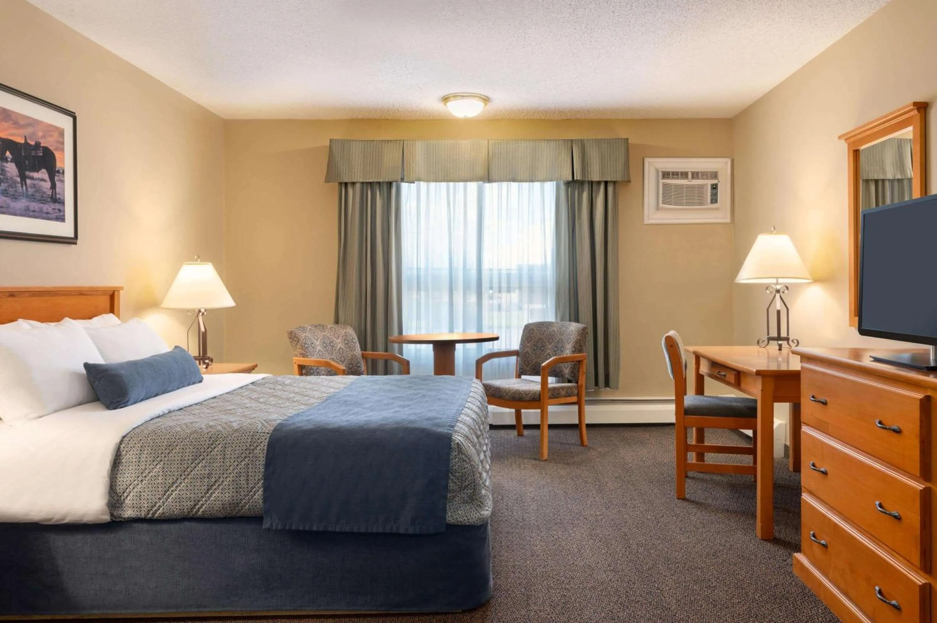 Photo of the whole room, Bed in Travelodge by Wyndham Edson