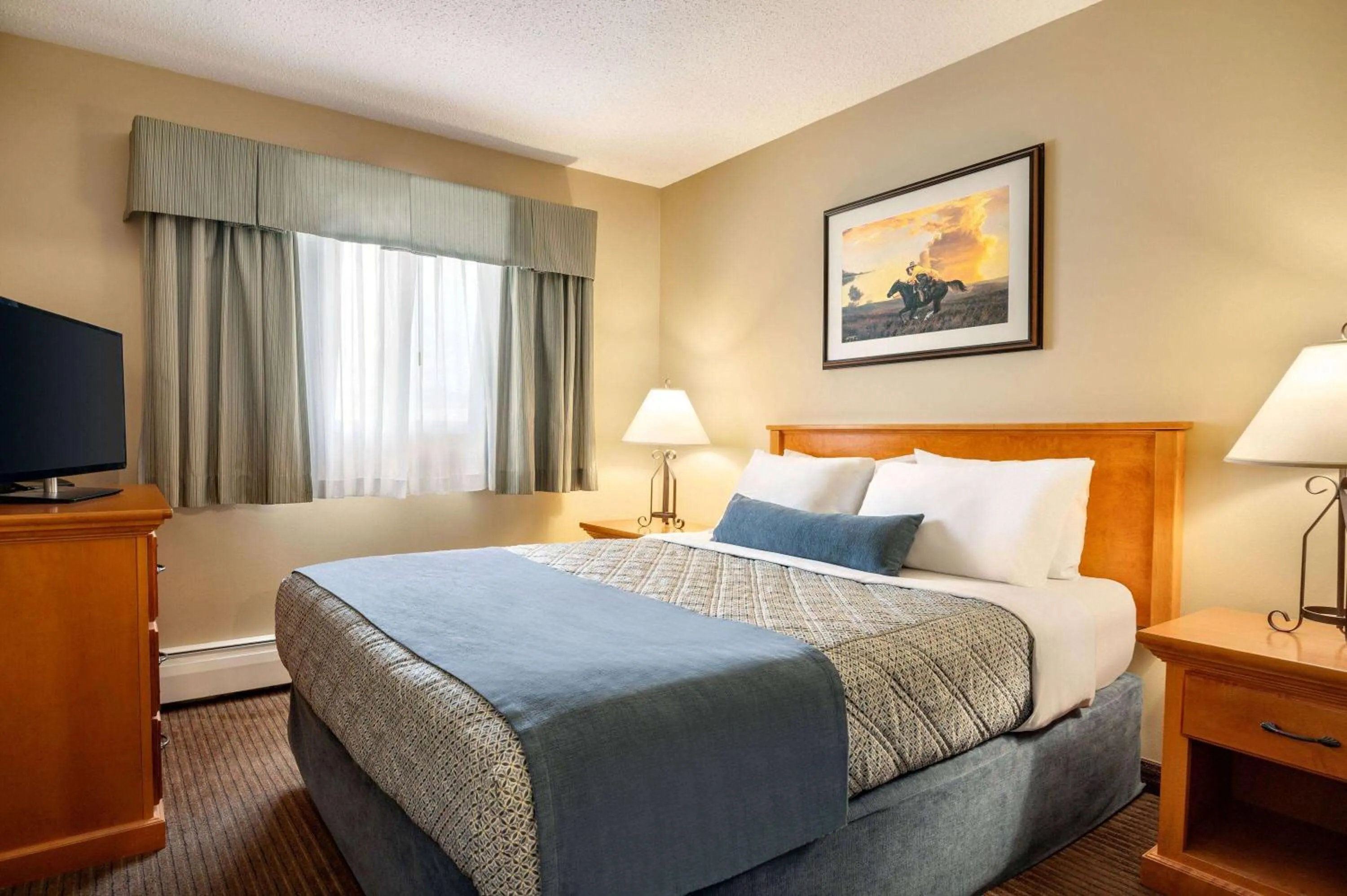 Photo of the whole room, Bed in Travelodge by Wyndham Edson