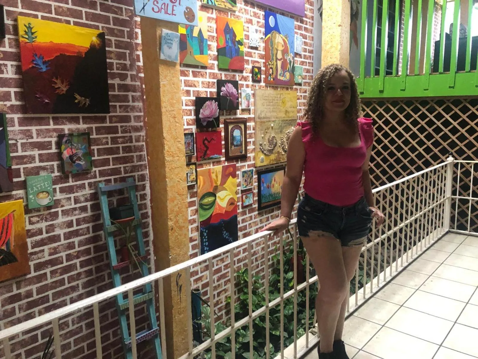 People in Hotel El Delfin