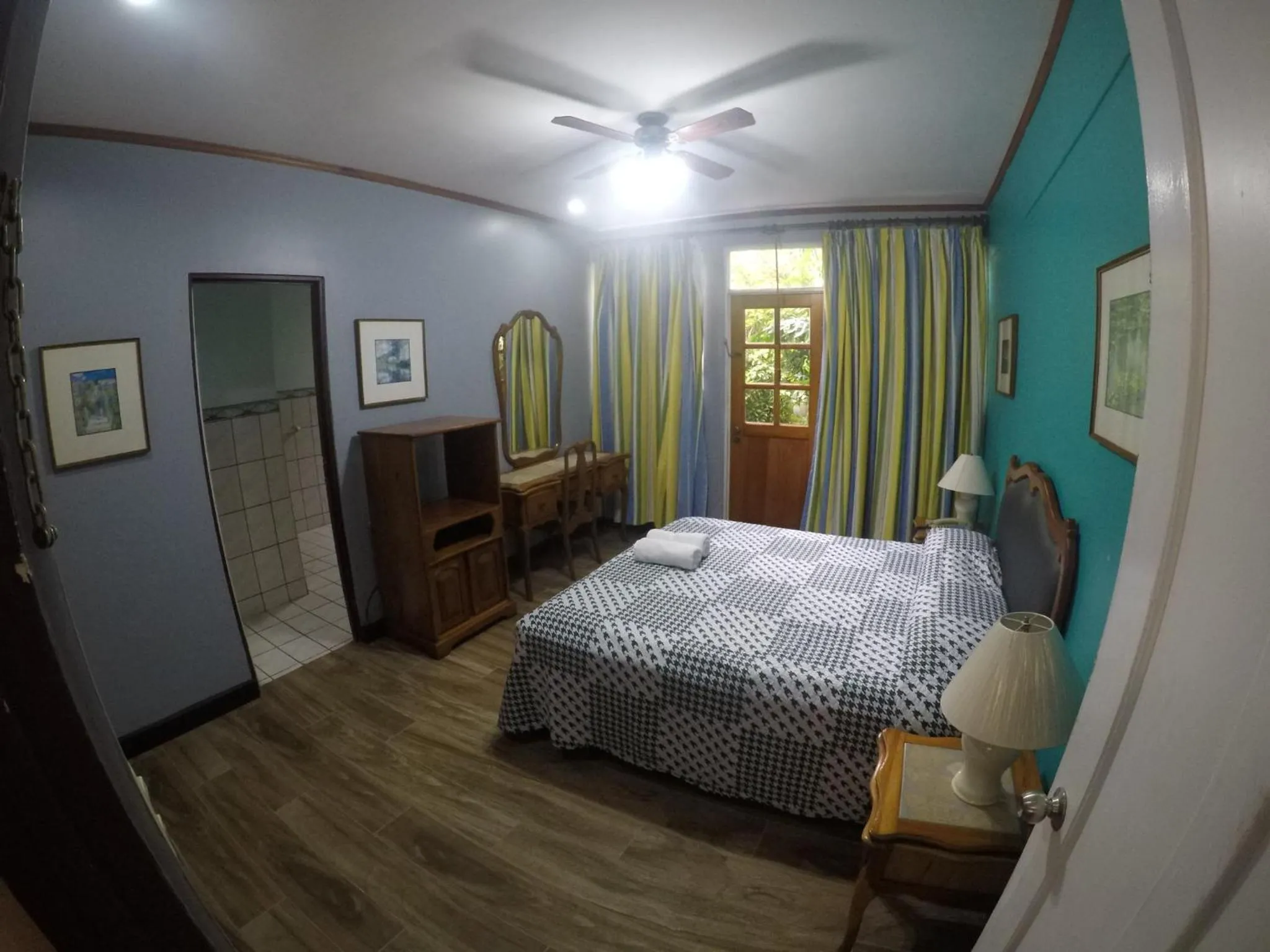 Photo of the whole room, Bed in La Bergerac Boutique Hotel