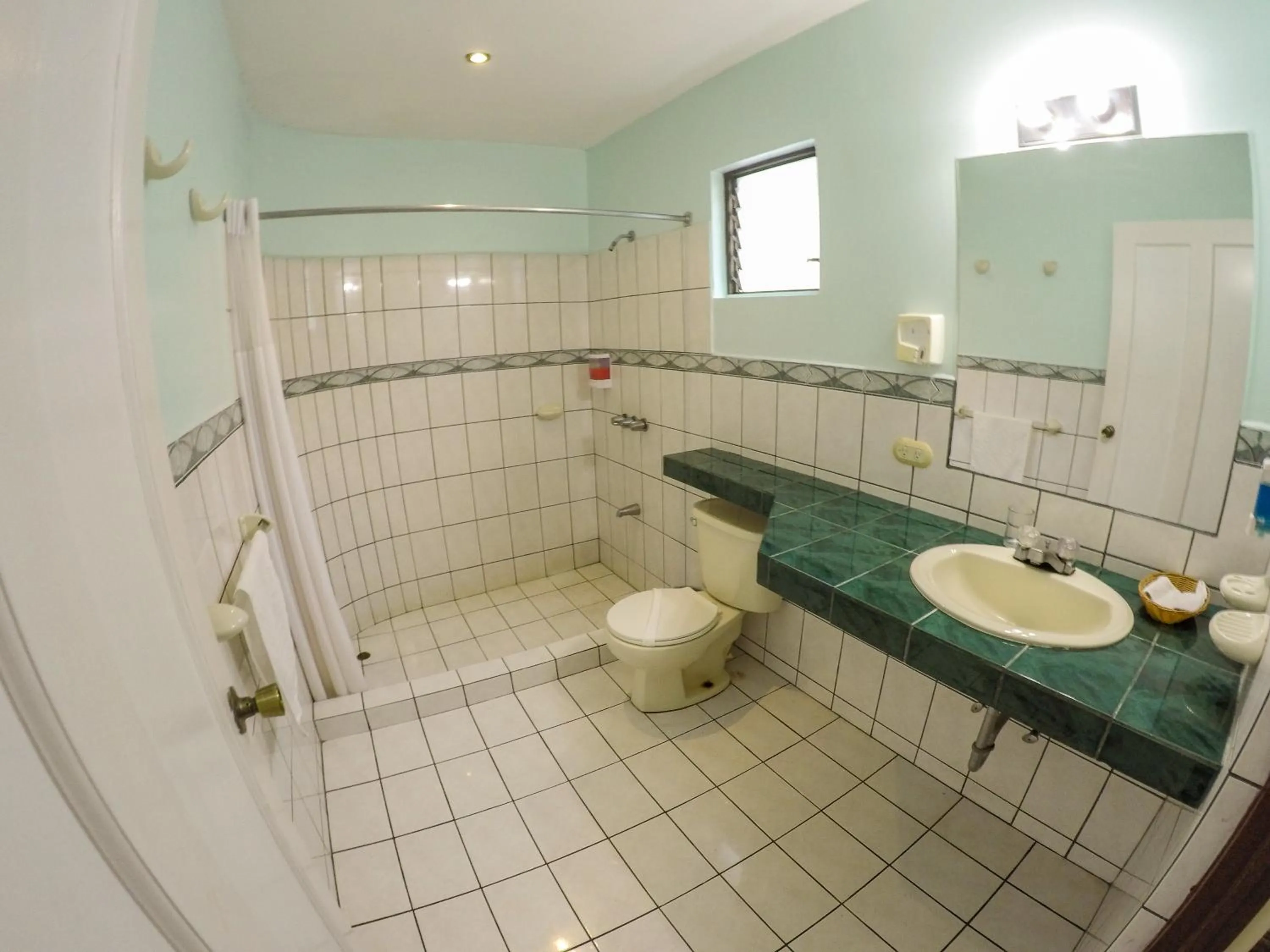 Shower in La Bergerac Boutique Hotel