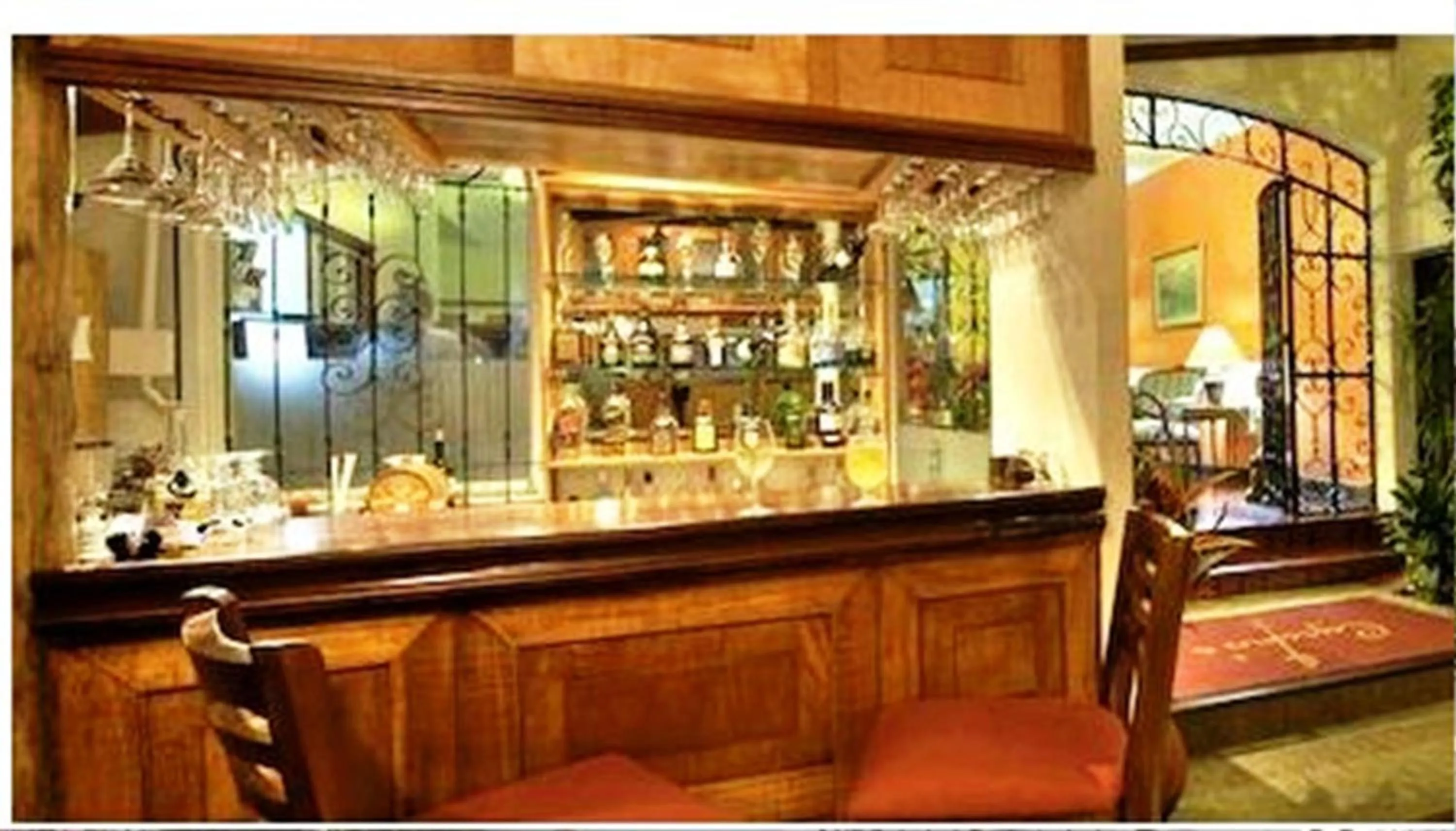 Lounge or bar in La Bergerac Boutique Hotel