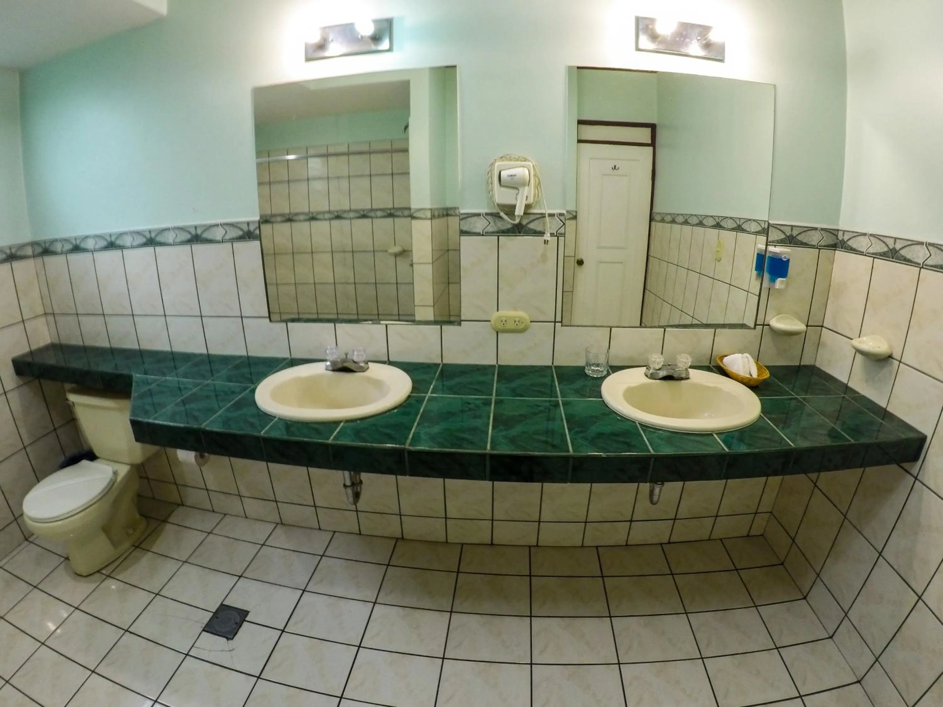 Toilet in La Bergerac Boutique Hotel