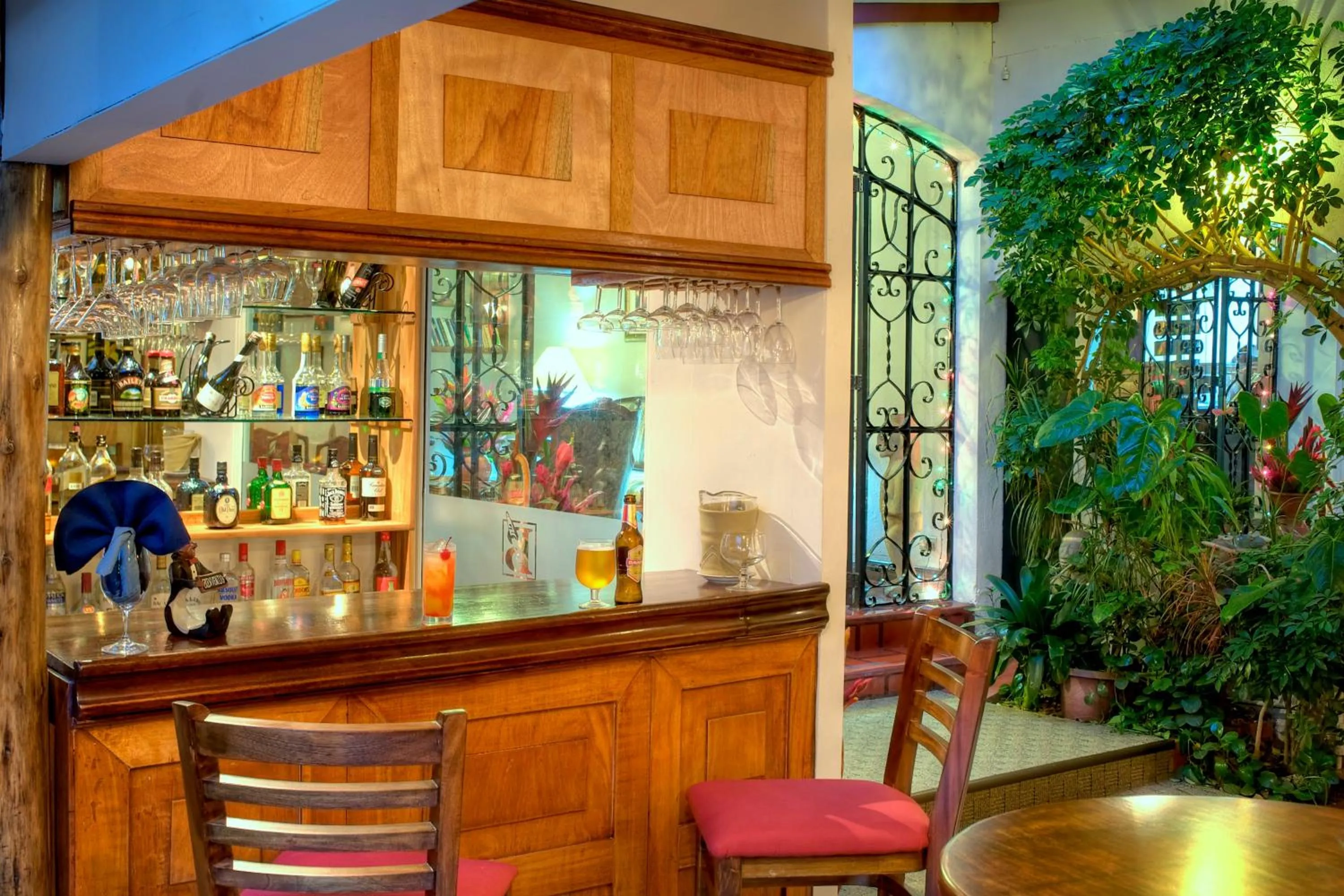 Lounge or bar in La Bergerac Boutique Hotel