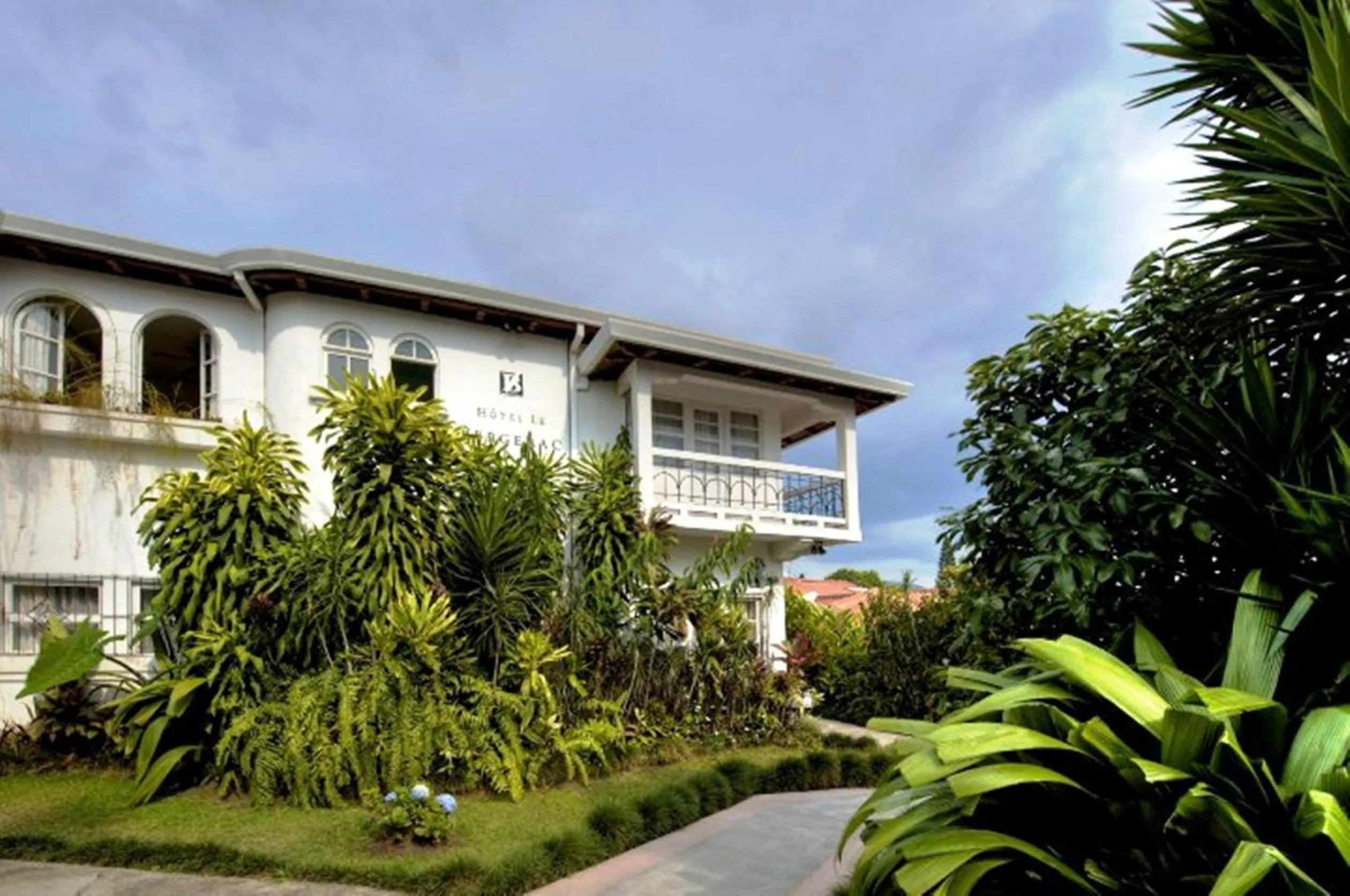 Facade/entrance in La Bergerac Boutique Hotel