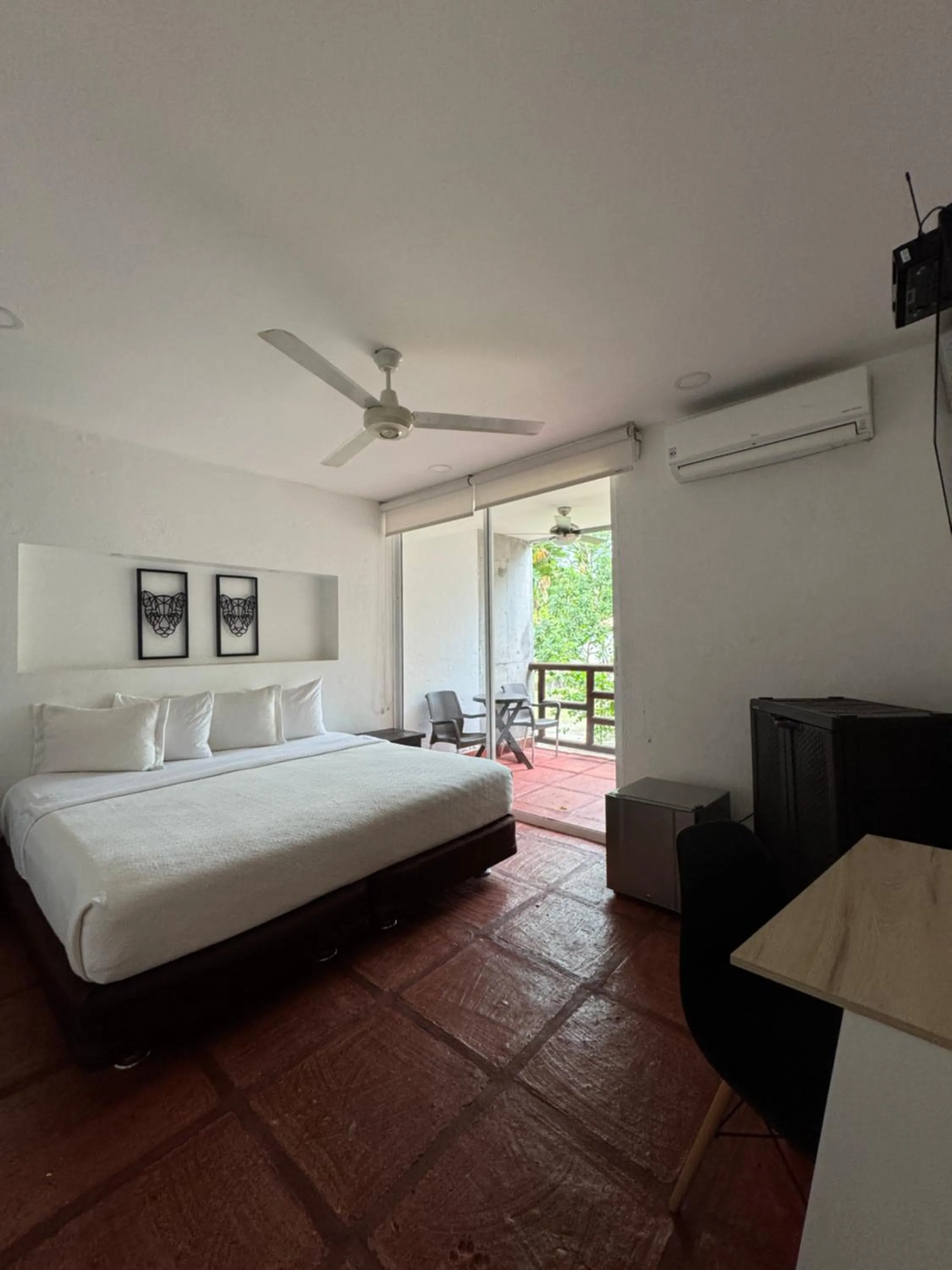 Photo of the whole room, Bed in Hotel Boutique Villas de San Sebastián