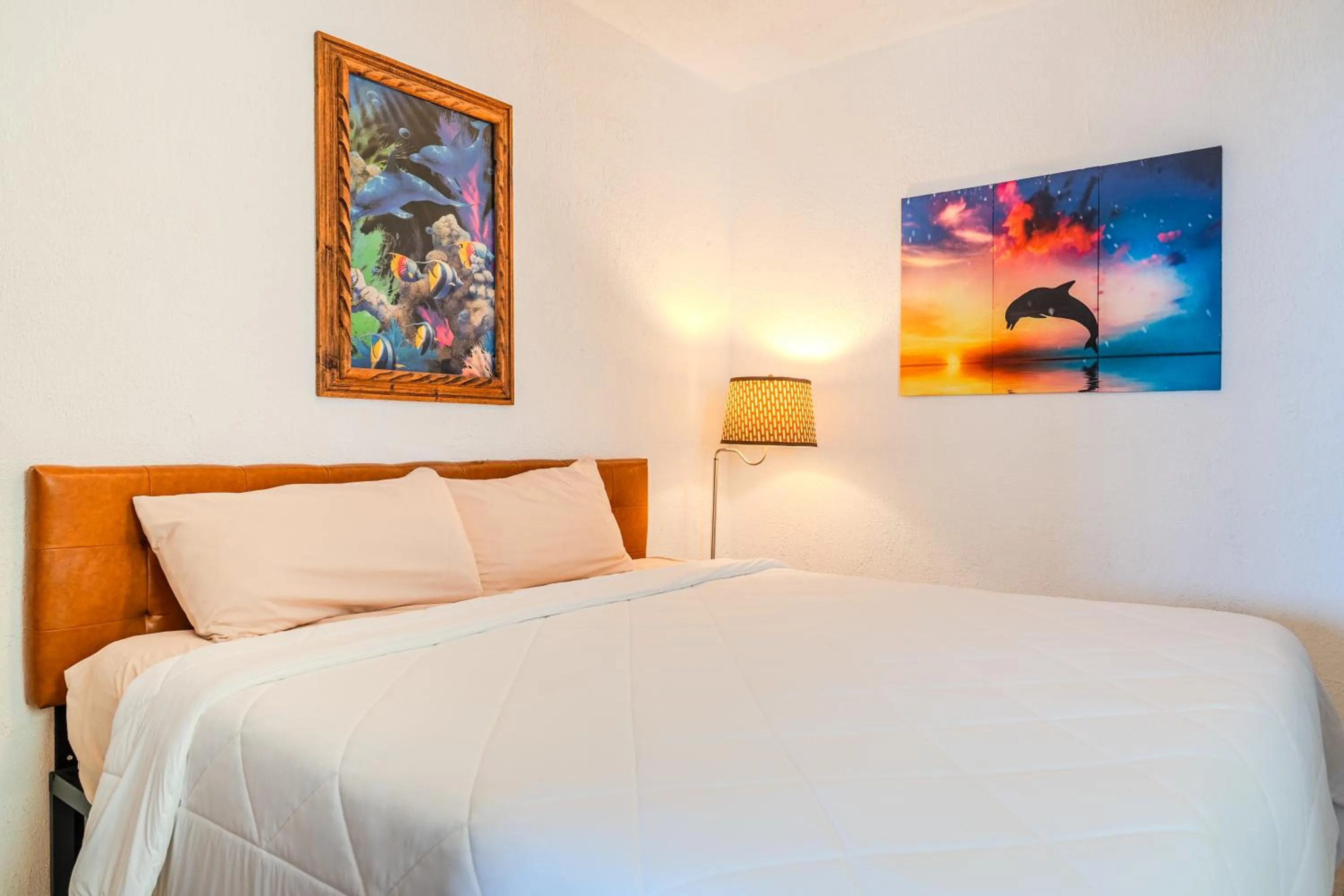 Bed in Coconut Palms Inn