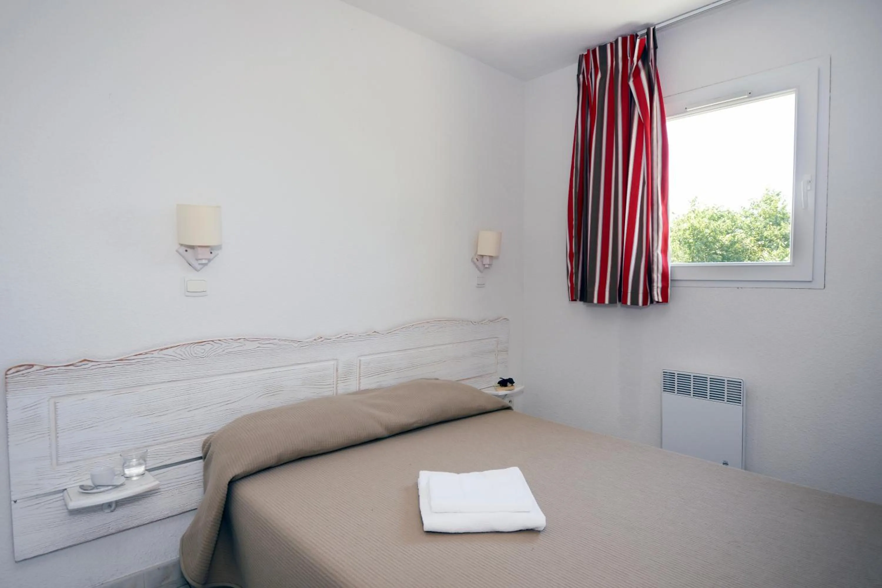 Bedroom, Bed in Résidence Odalys Les Hauts de Salavas