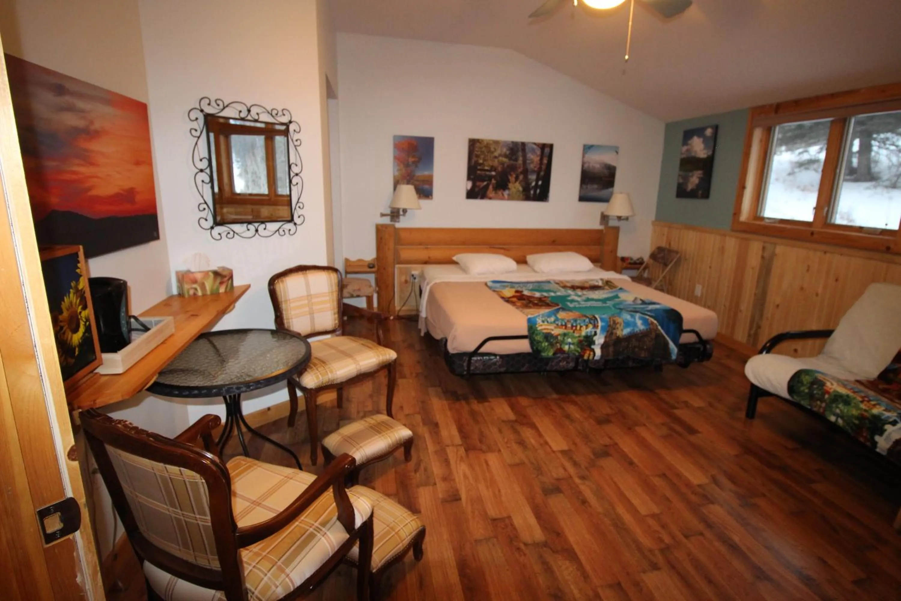 Bed in York Creek Bed & Breakfast