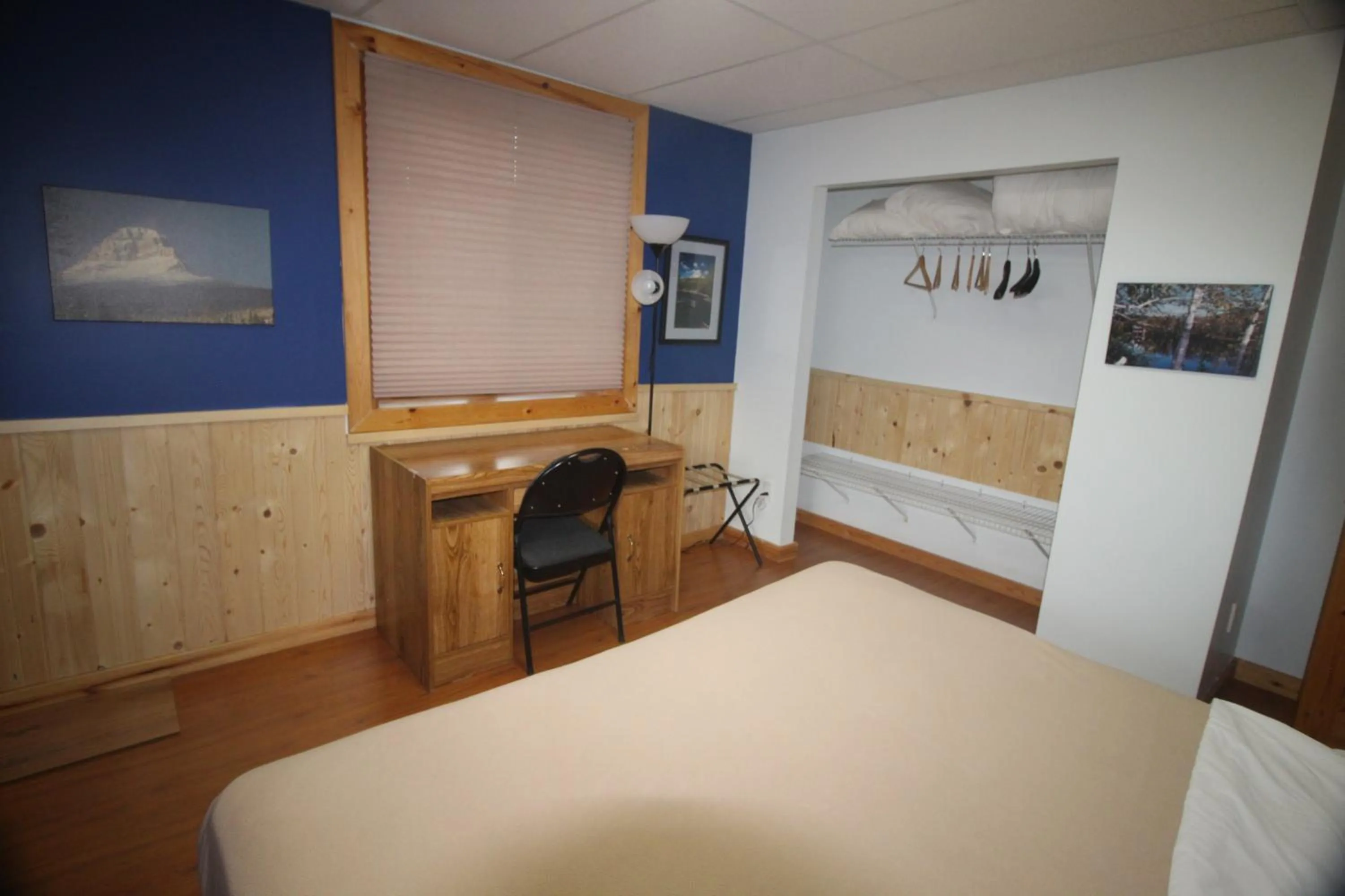 Bed in York Creek Bed & Breakfast