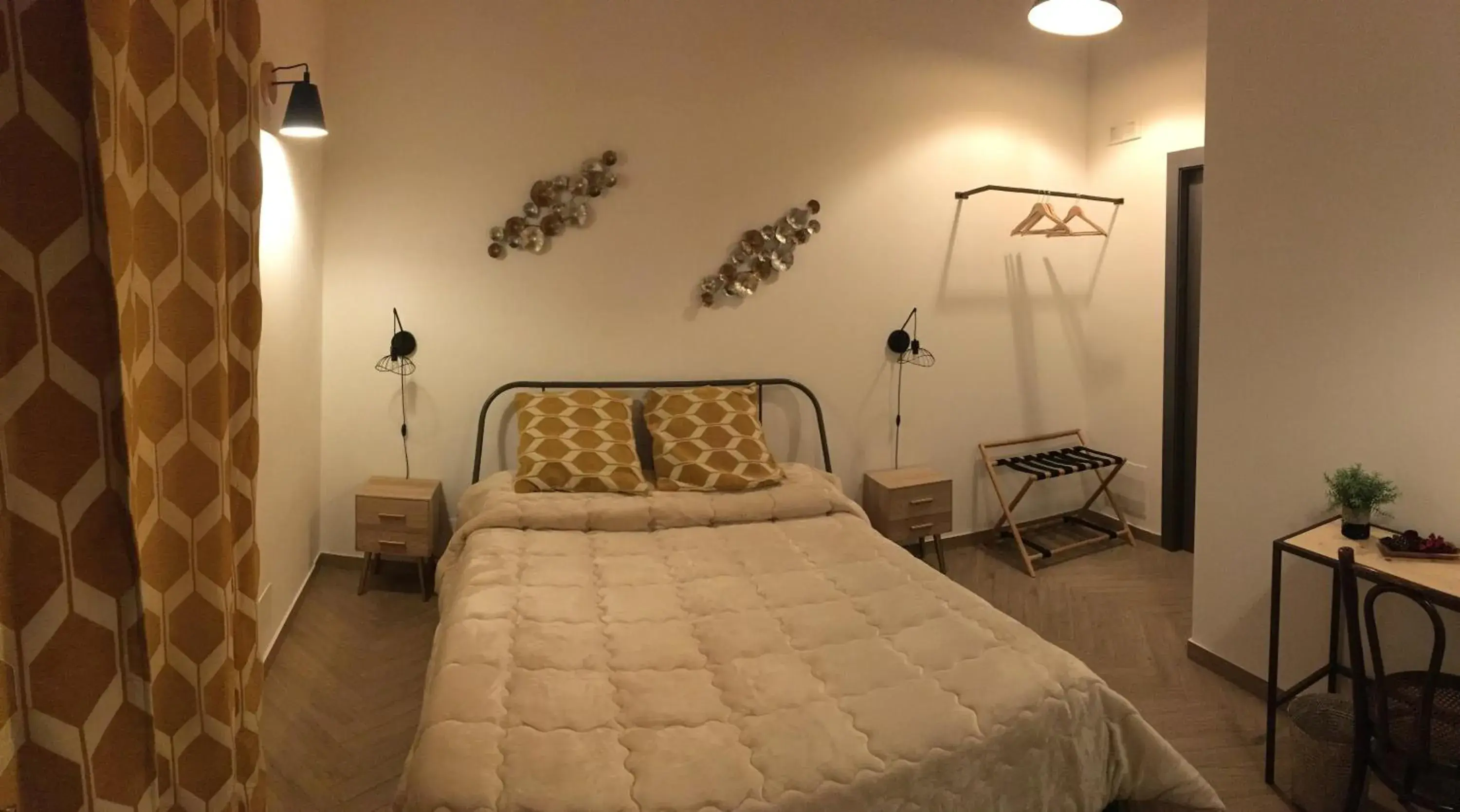 Standard Queen Room - single occupancy in Torre's Camere & caffè Standard Queen Room - single occupancy in Torre's Camere & caffè