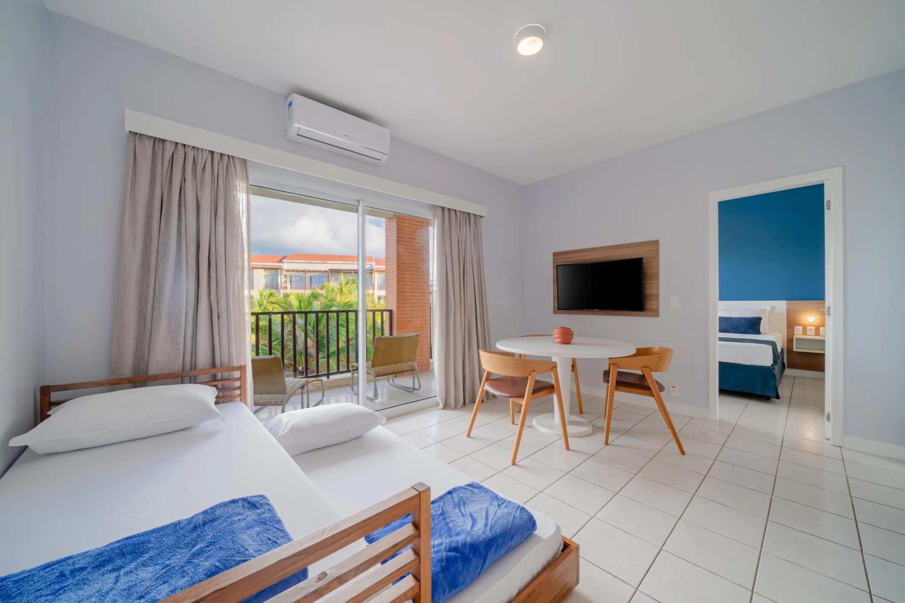 Balcony/Terrace, Bed in Beach Park Resort - Acqua